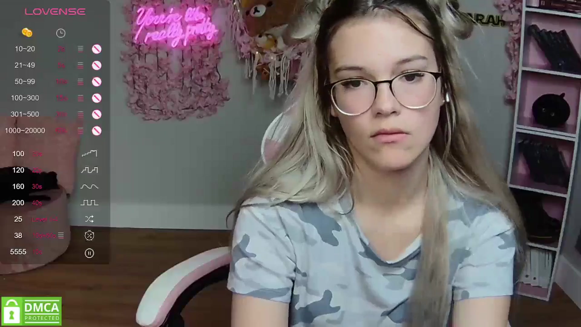 Gallery image thumbnail from Sarahsweets18's myfreecams stream on, 05/06/2024, 06:32 image 13 of 20