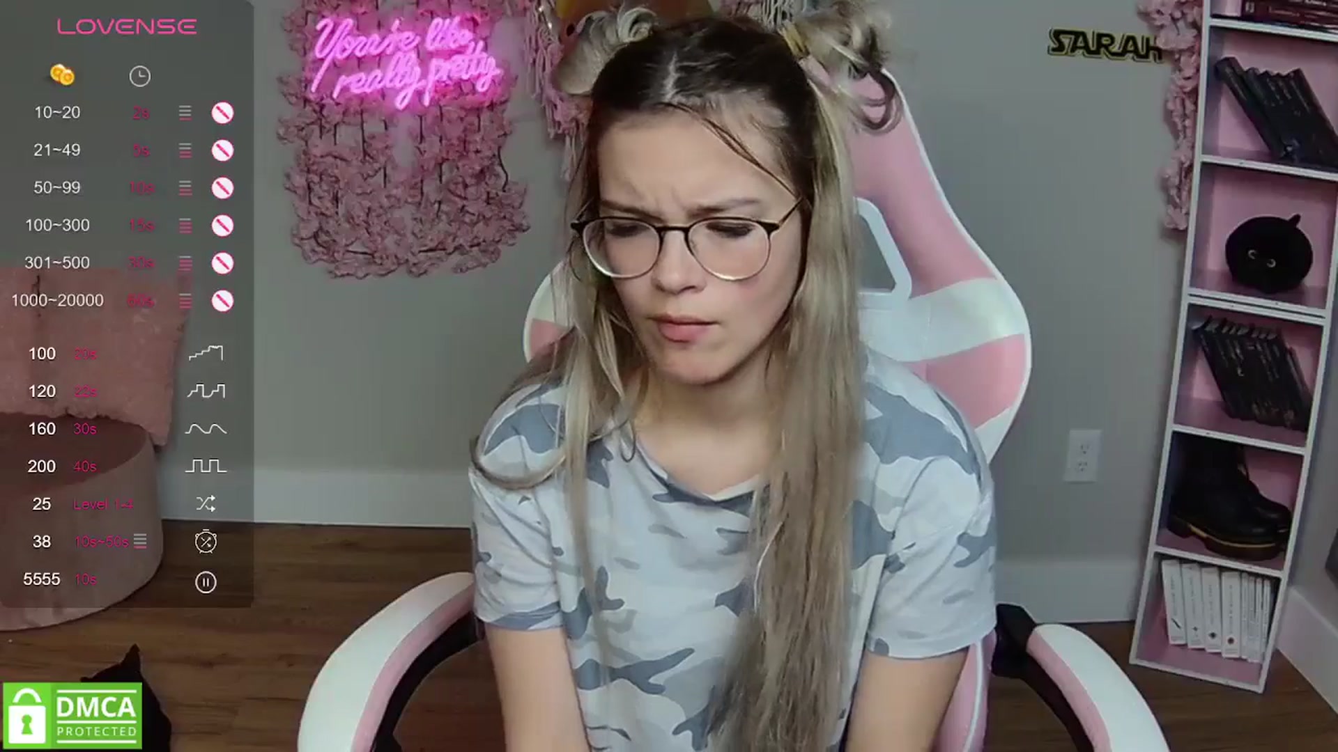 Gallery image thumbnail from Sarahsweets18's myfreecams stream on, 05/06/2024, 06:32 image 6 of 20