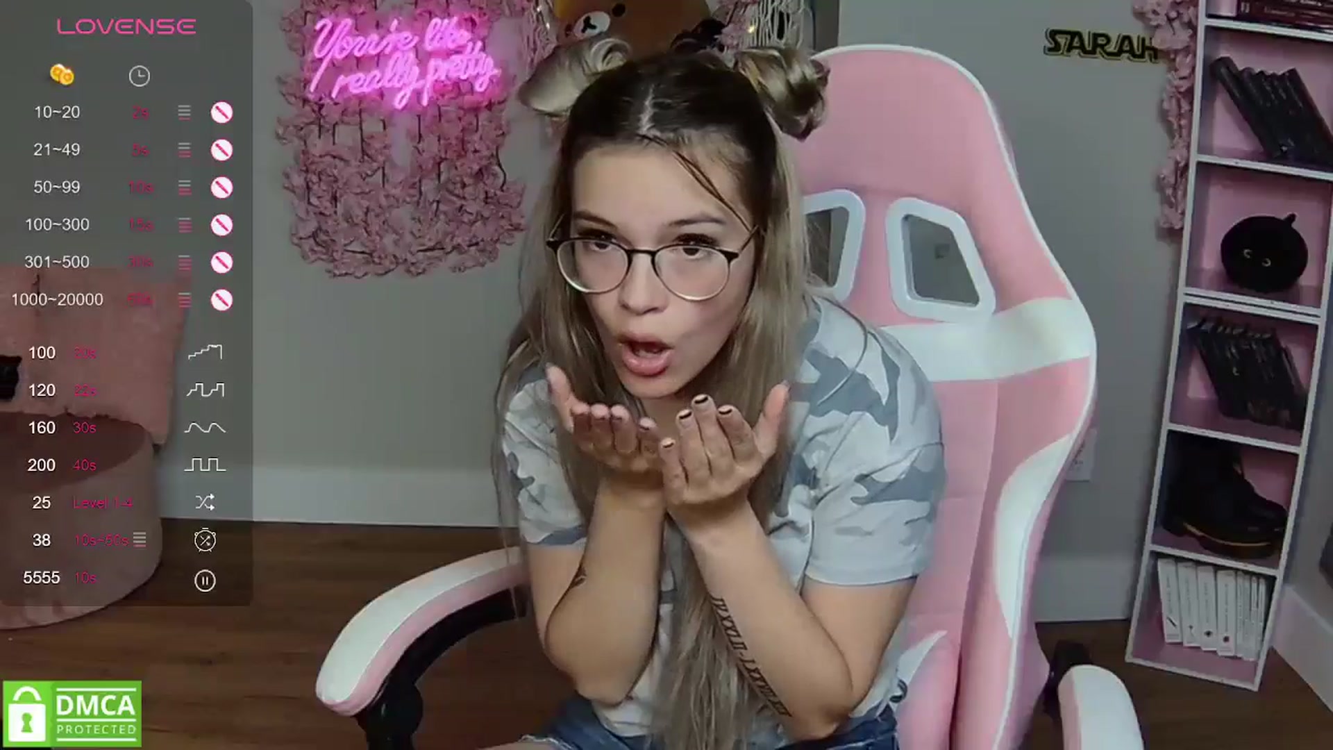 Gallery image thumbnail from Sarahsweets18's myfreecams stream on, 05/06/2024, 06:32 image 8 of 20