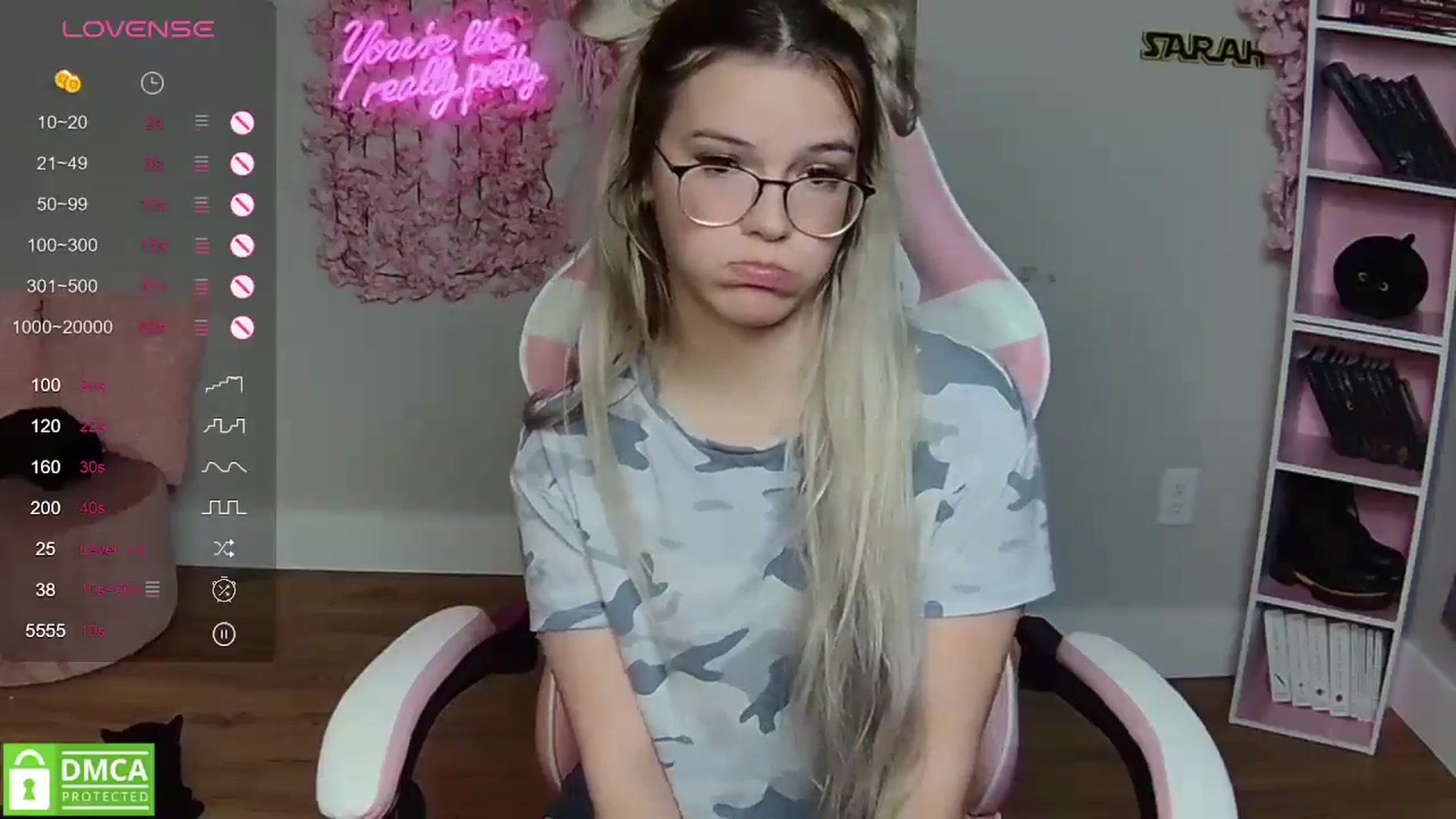 Gallery image thumbnail from Sarahsweets18's myfreecams stream on, 05/06/2024, 06:32 image 5 of 20