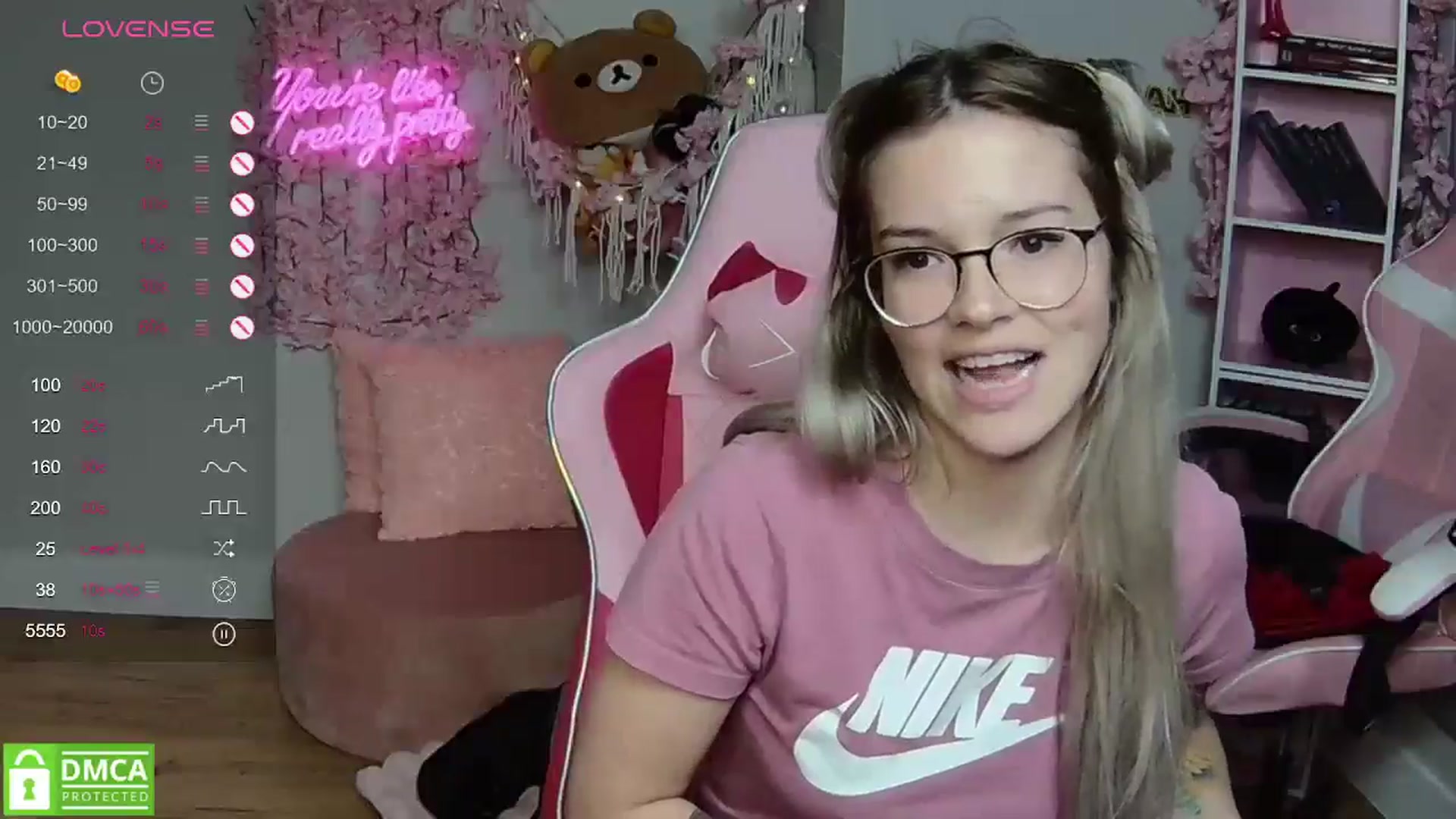 Gallery image thumbnail from Sarahsweets18's myfreecams stream on, 05/07/2024, 02:19 image 11 of 20