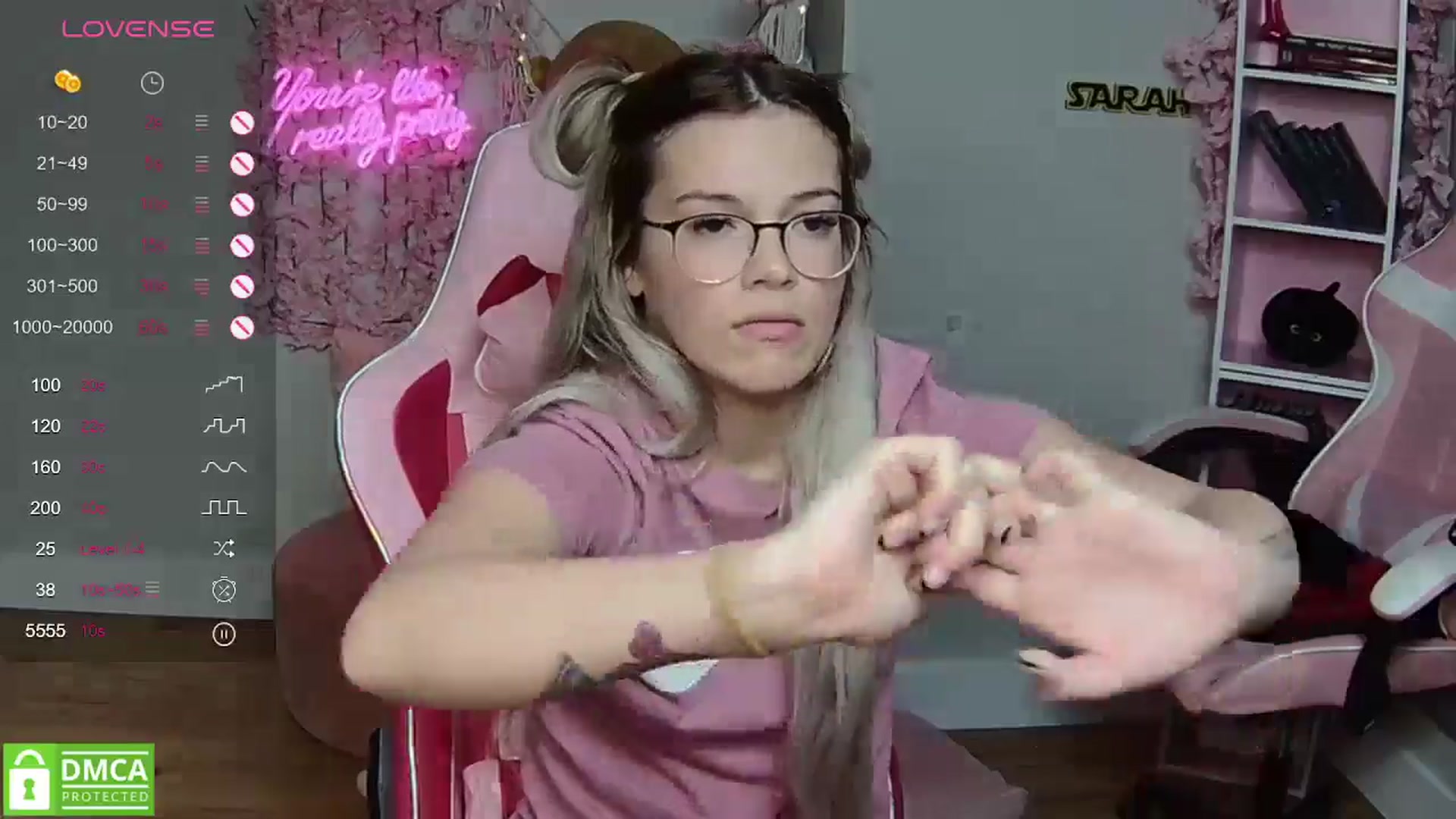 Gallery image thumbnail from Sarahsweets18's myfreecams stream on, 05/07/2024, 02:19 image 8 of 20