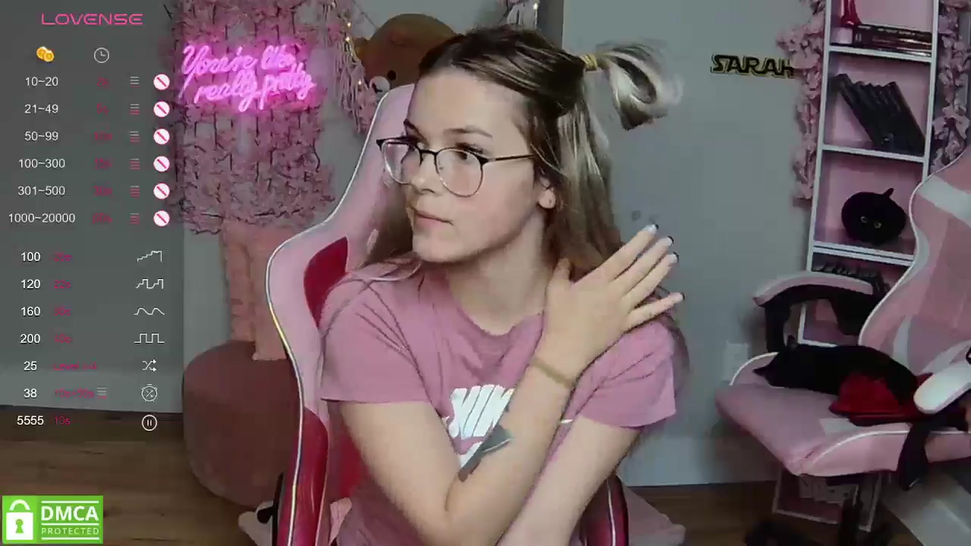 Gallery image thumbnail from Sarahsweets18's myfreecams stream on, 05/07/2024, 02:19 image 6 of 20