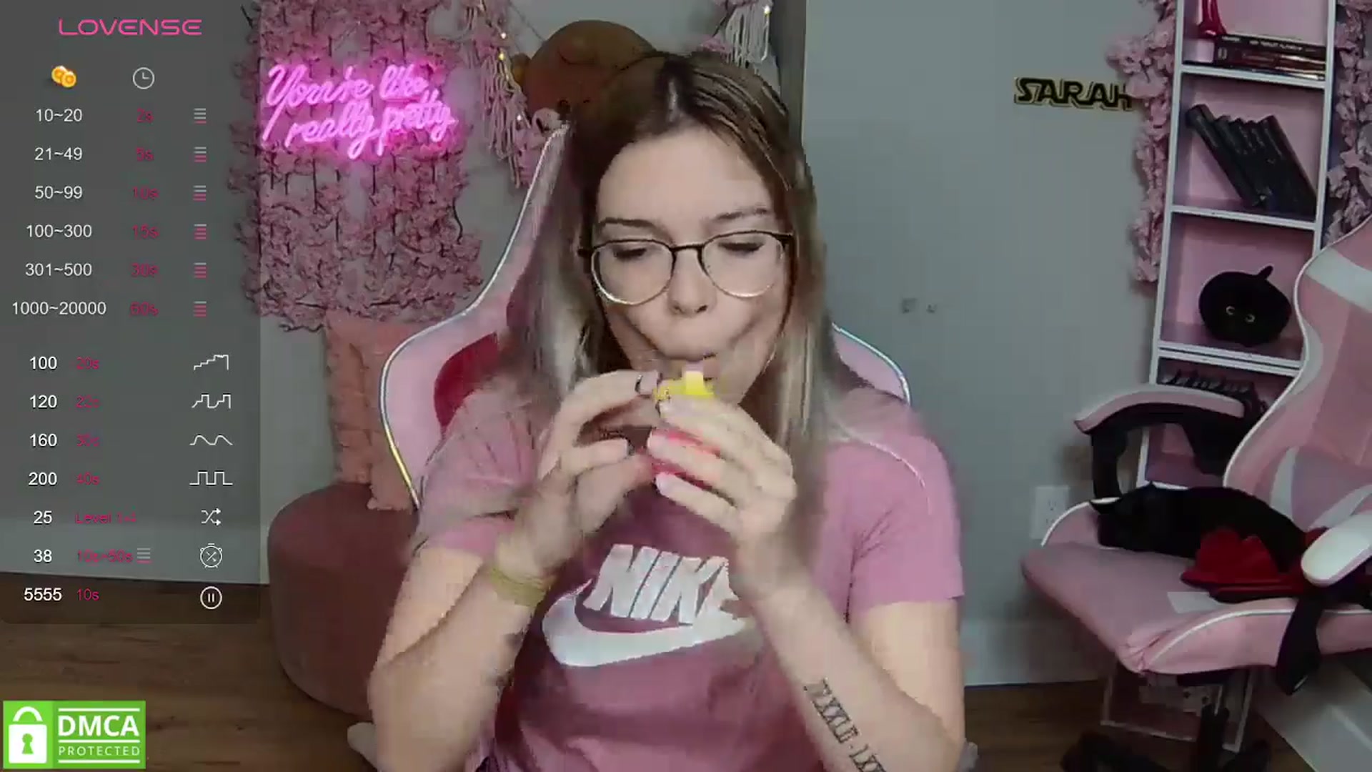 Gallery image thumbnail from Sarahsweets18's myfreecams stream on, 05/07/2024, 02:19 image 4 of 20