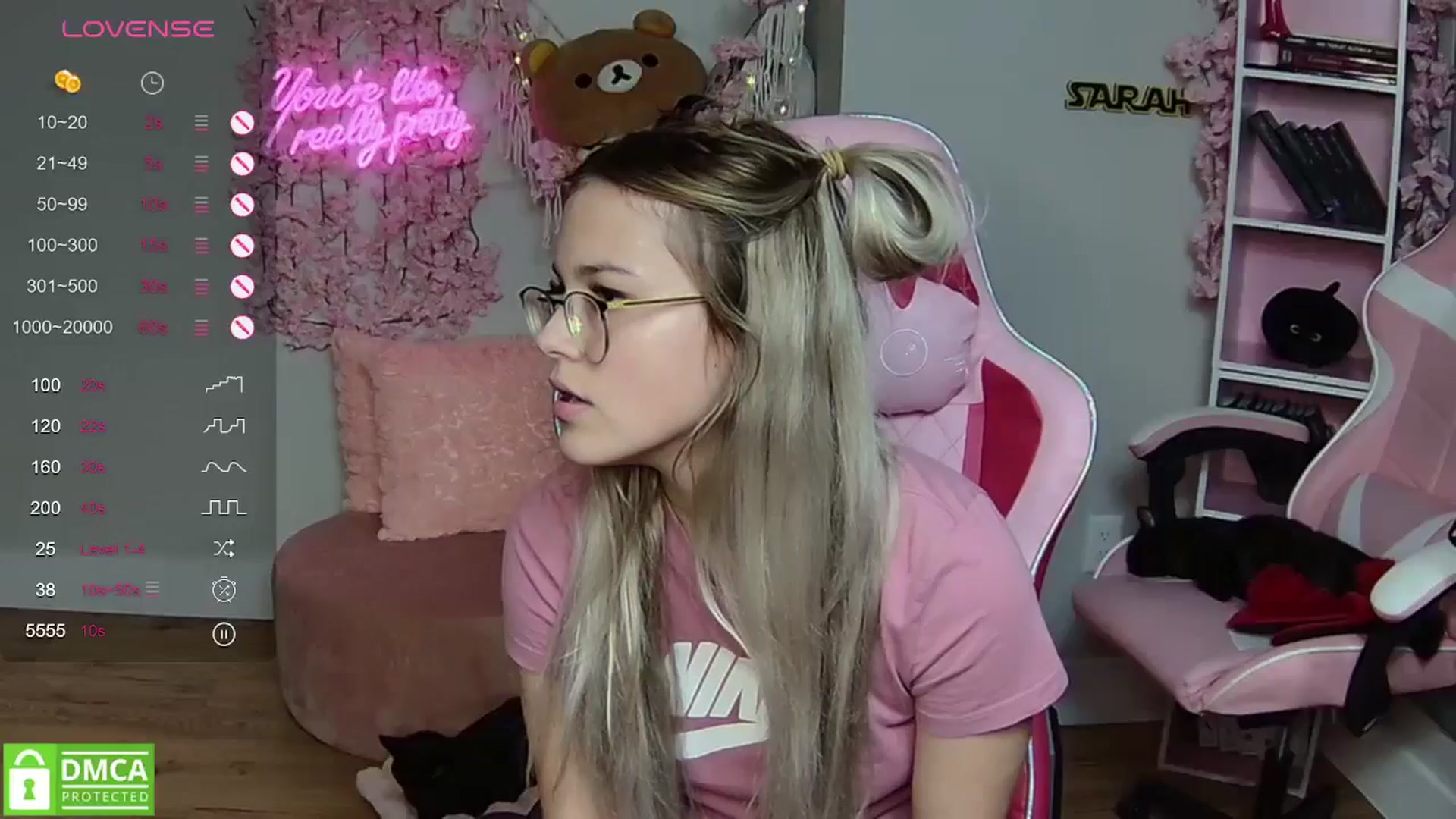 Gallery image thumbnail from Sarahsweets18's myfreecams stream on, 05/07/2024, 02:19 image 10 of 20