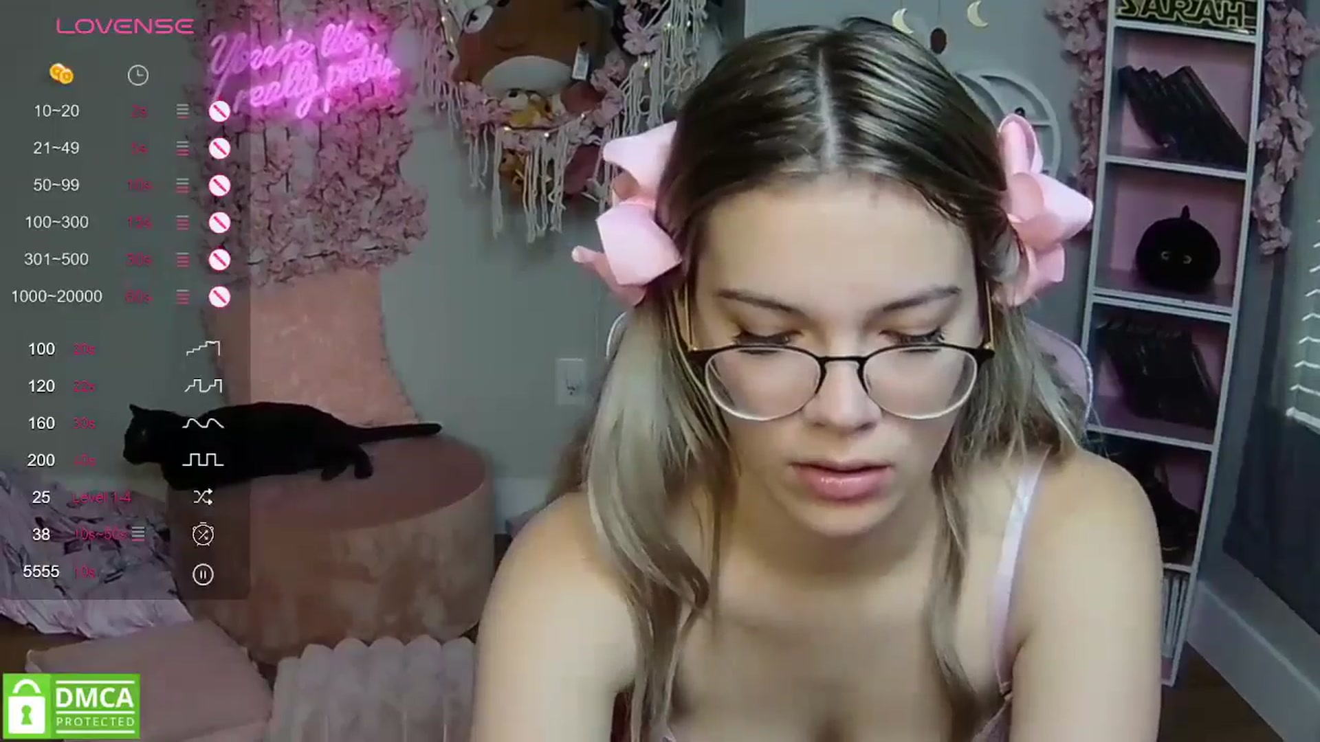 Gallery image thumbnail from Sarahsweets18's myfreecams stream on, 05/12/2024, 16:15 image 5 of 20