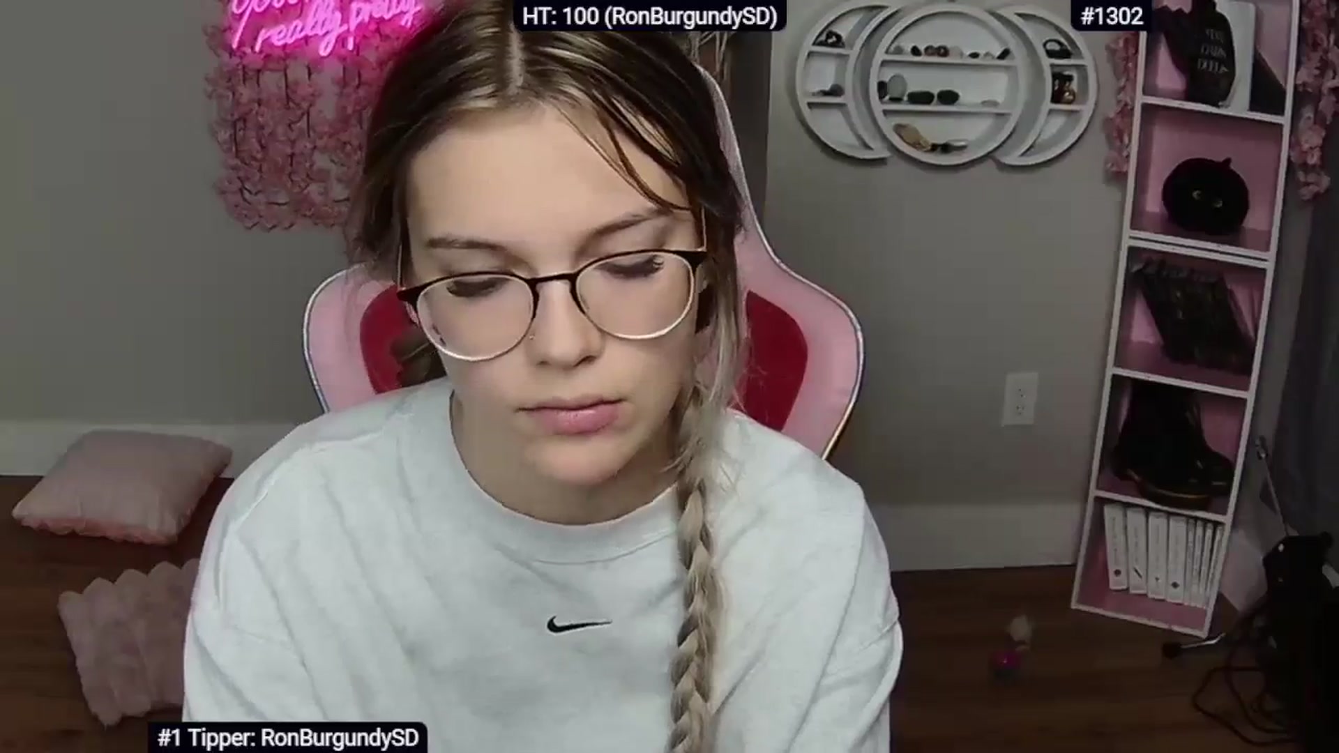 Gallery image thumbnail from Sarahsweets18's myfreecams stream on, 05/24/2024, 02:55 image 12 of 20