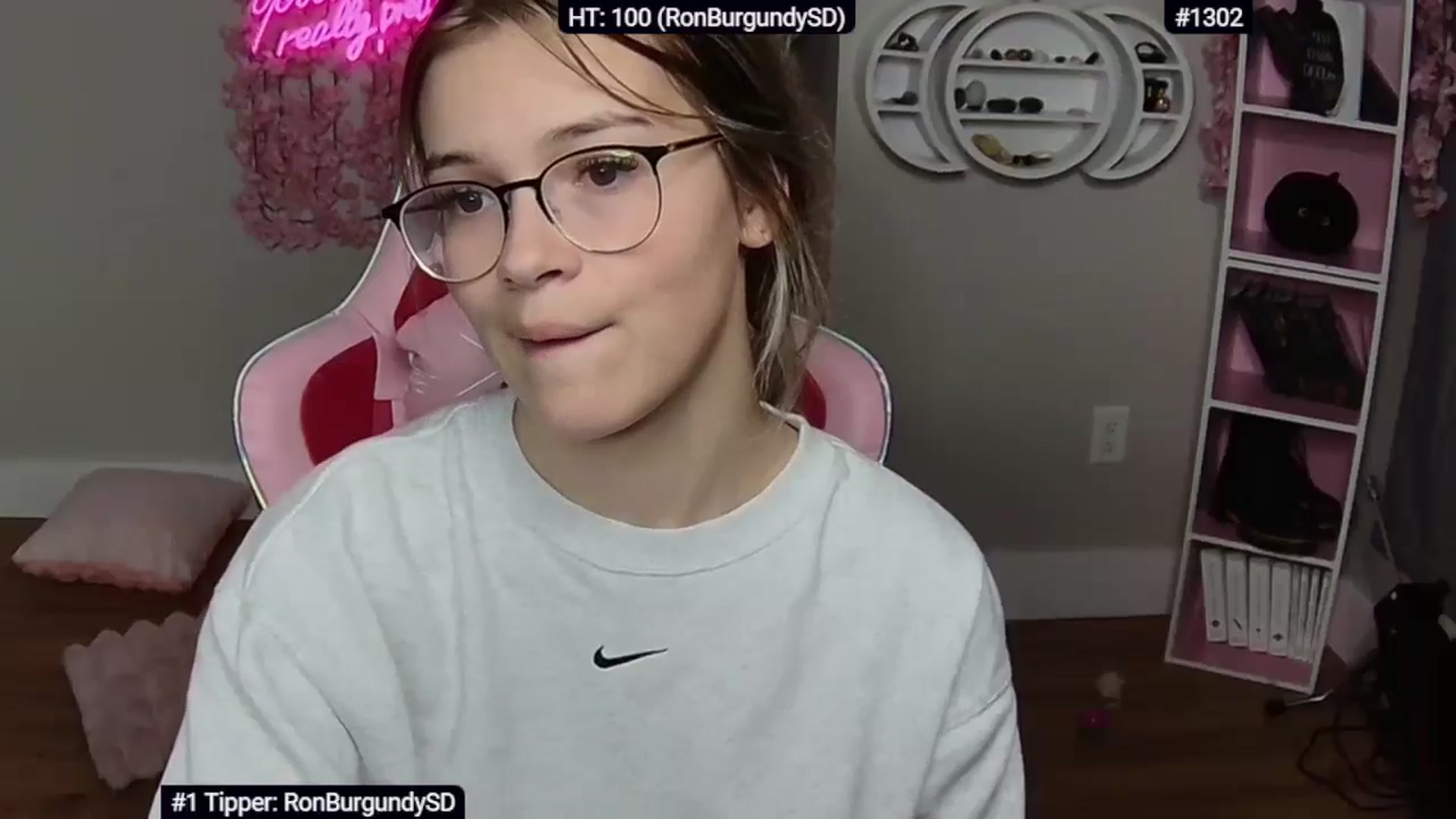 Gallery image thumbnail from Sarahsweets18's myfreecams stream on, 05/24/2024, 02:55 image 13 of 20