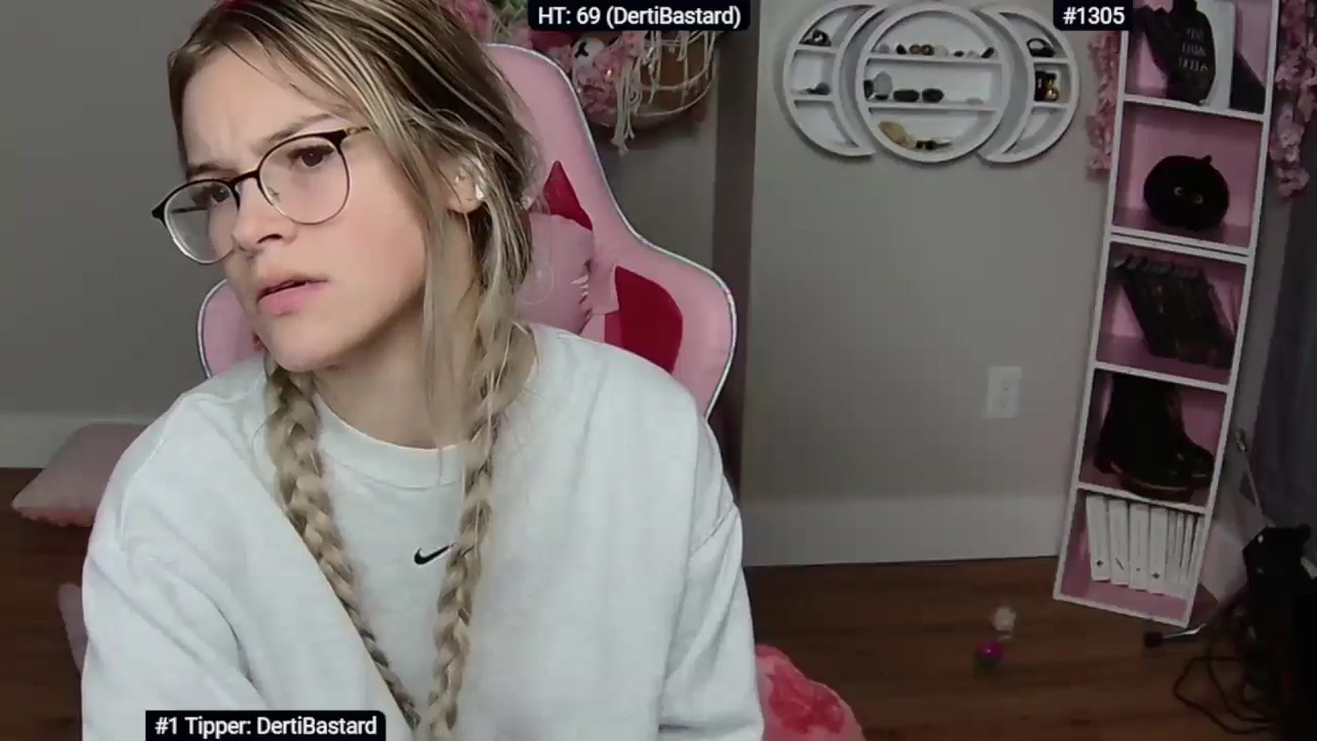 Gallery image thumbnail from Sarahsweets18's myfreecams stream on, 05/24/2024, 02:55 image 10 of 20