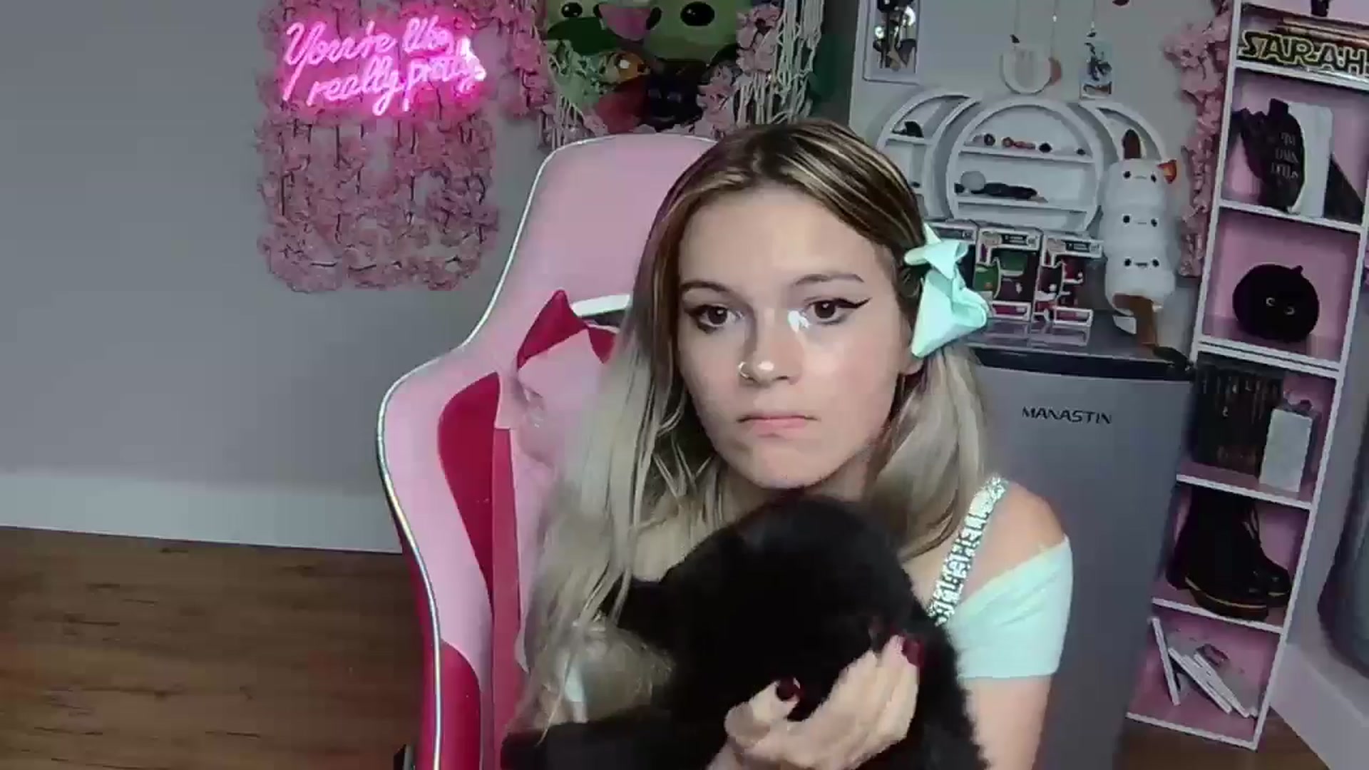 Gallery image thumbnail from Sarahsweets18's myfreecams stream on, 06/10/2024, 06:44 image 8 of 20