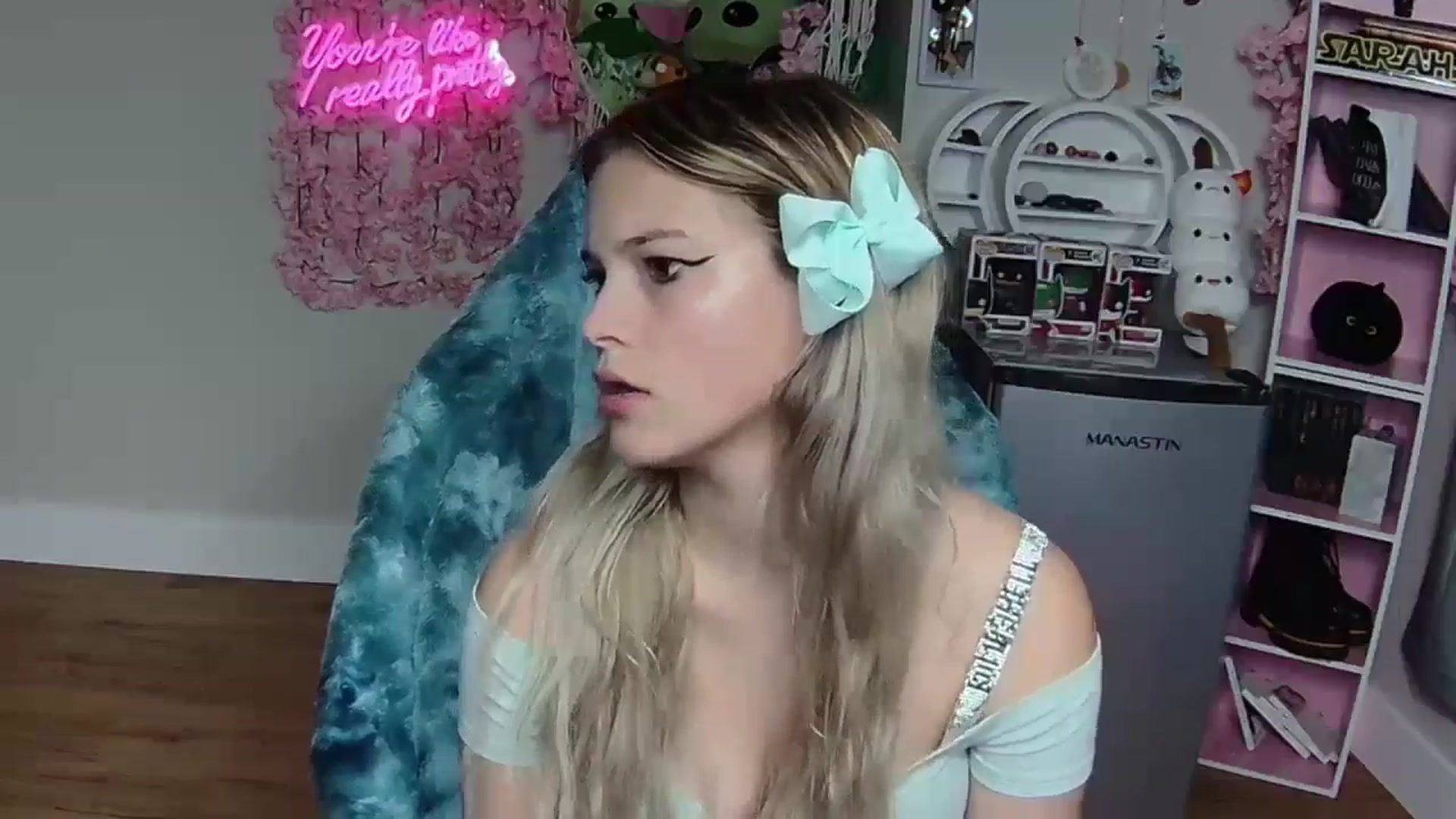 Gallery image thumbnail from Sarahsweets18's myfreecams stream on, 06/10/2024, 06:44 image 20 of 20