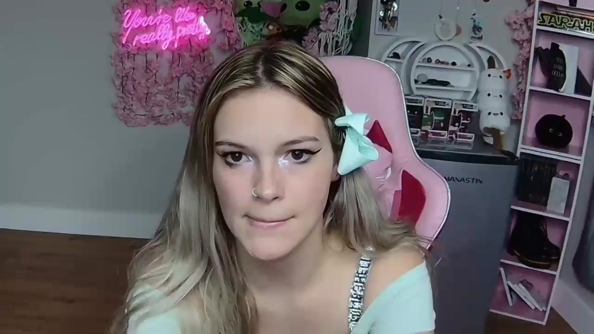 Gallery image thumbnail from Sarahsweets18's myfreecams stream on, 06/10/2024, 06:44 image 11 of 20