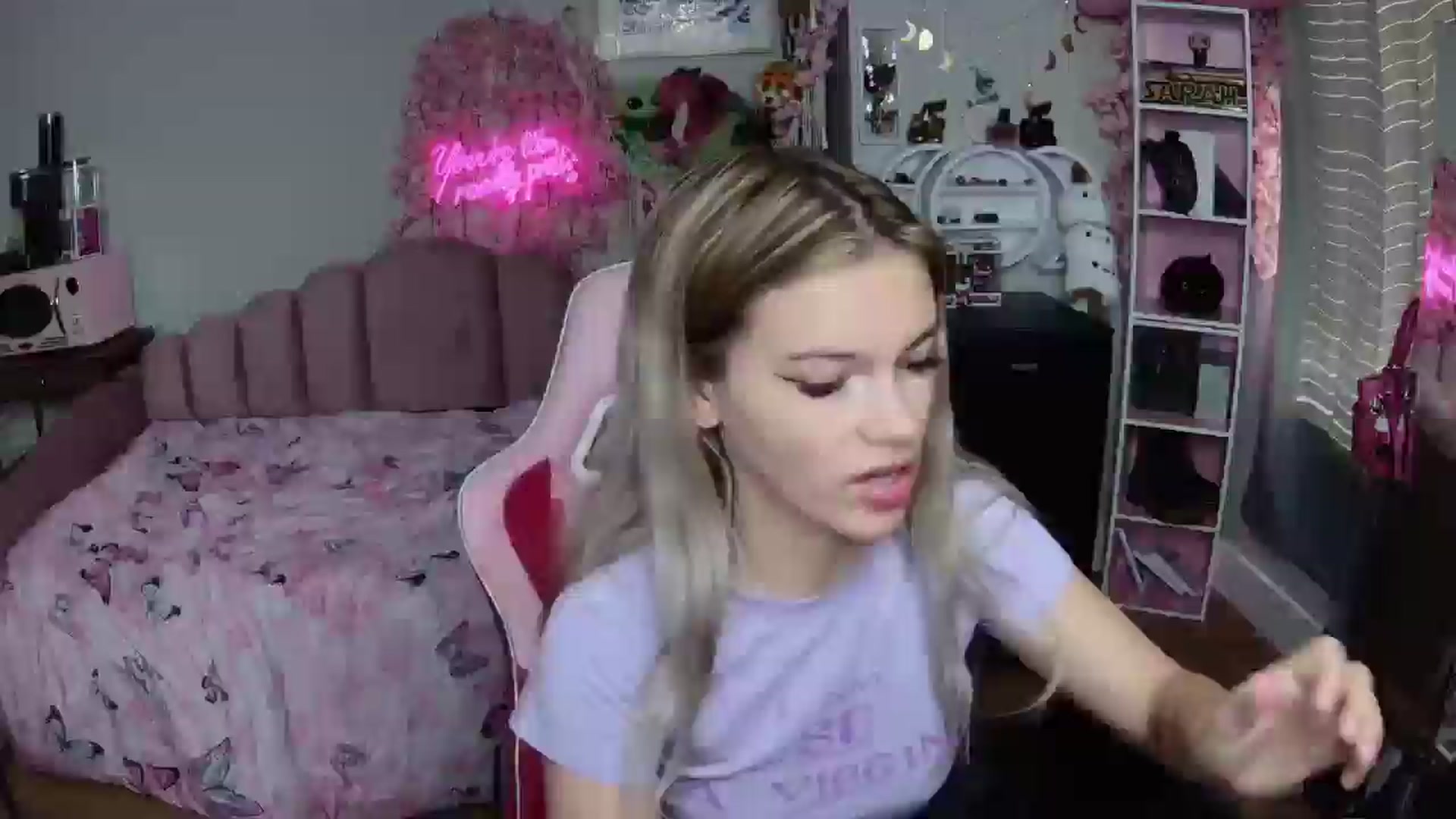 Gallery image thumbnail from Sarahsweets18's myfreecams stream on, 06/24/2024, 14:45 image 1 of 20