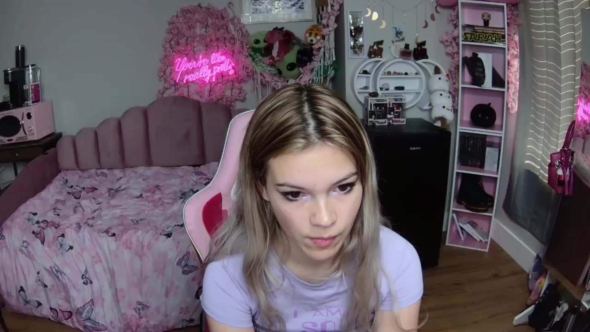 Gallery image thumbnail from Sarahsweets18's myfreecams stream on, 06/24/2024, 14:45 image 2 of 20