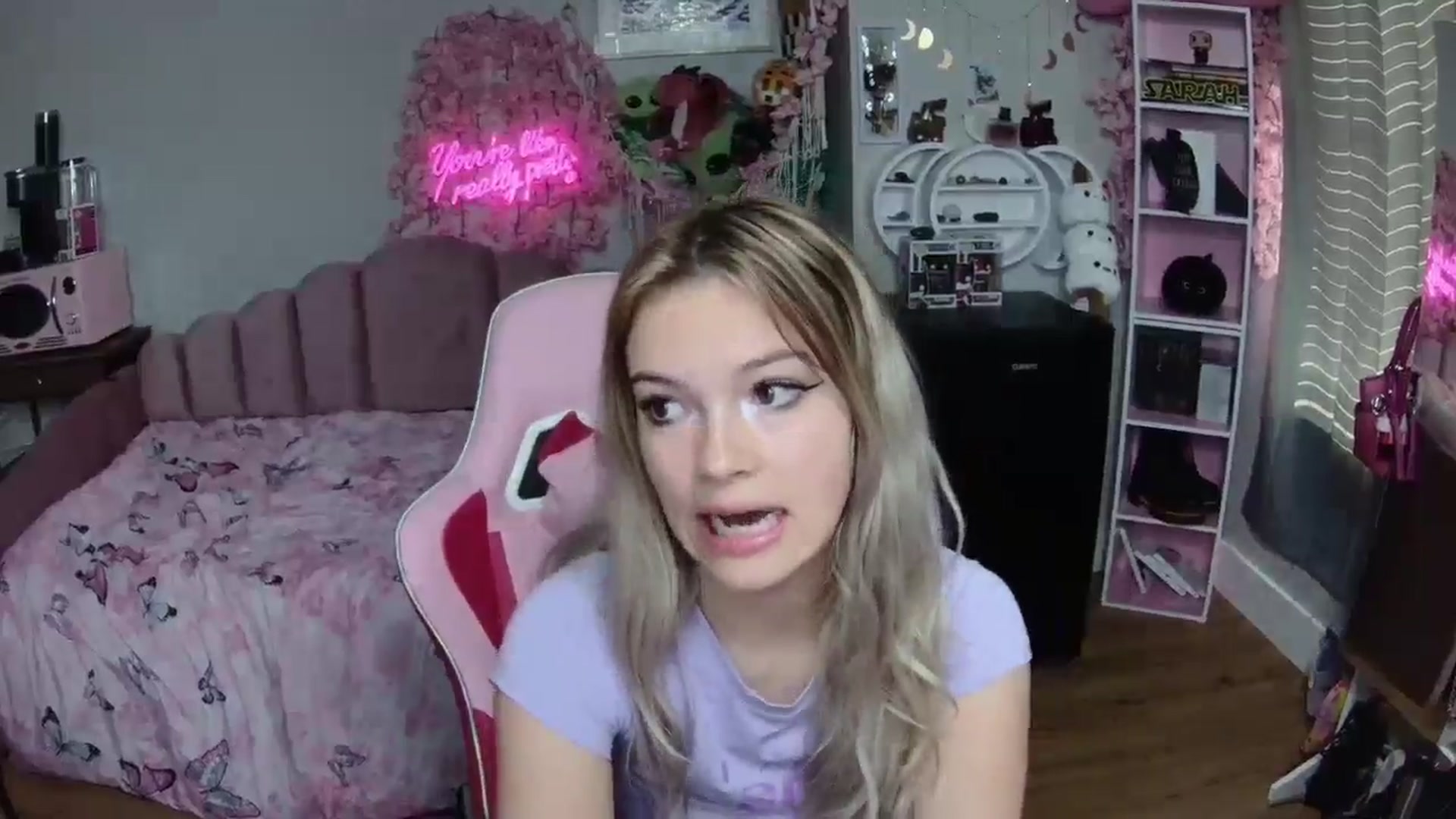 Gallery image thumbnail from Sarahsweets18's myfreecams stream on, 06/24/2024, 14:45 image 8 of 20