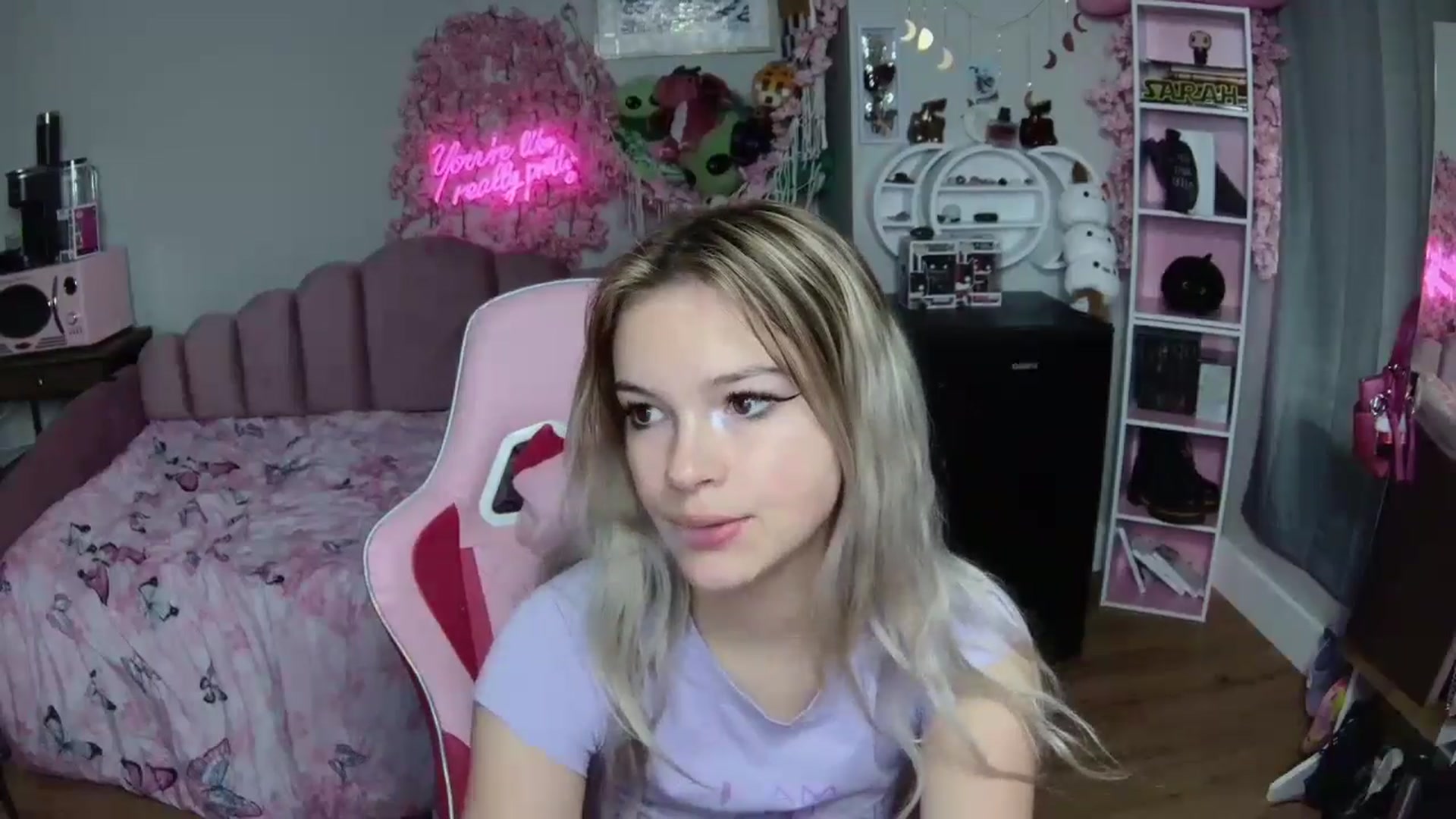 Gallery image thumbnail from Sarahsweets18's myfreecams stream on, 06/24/2024, 14:45 image 5 of 20