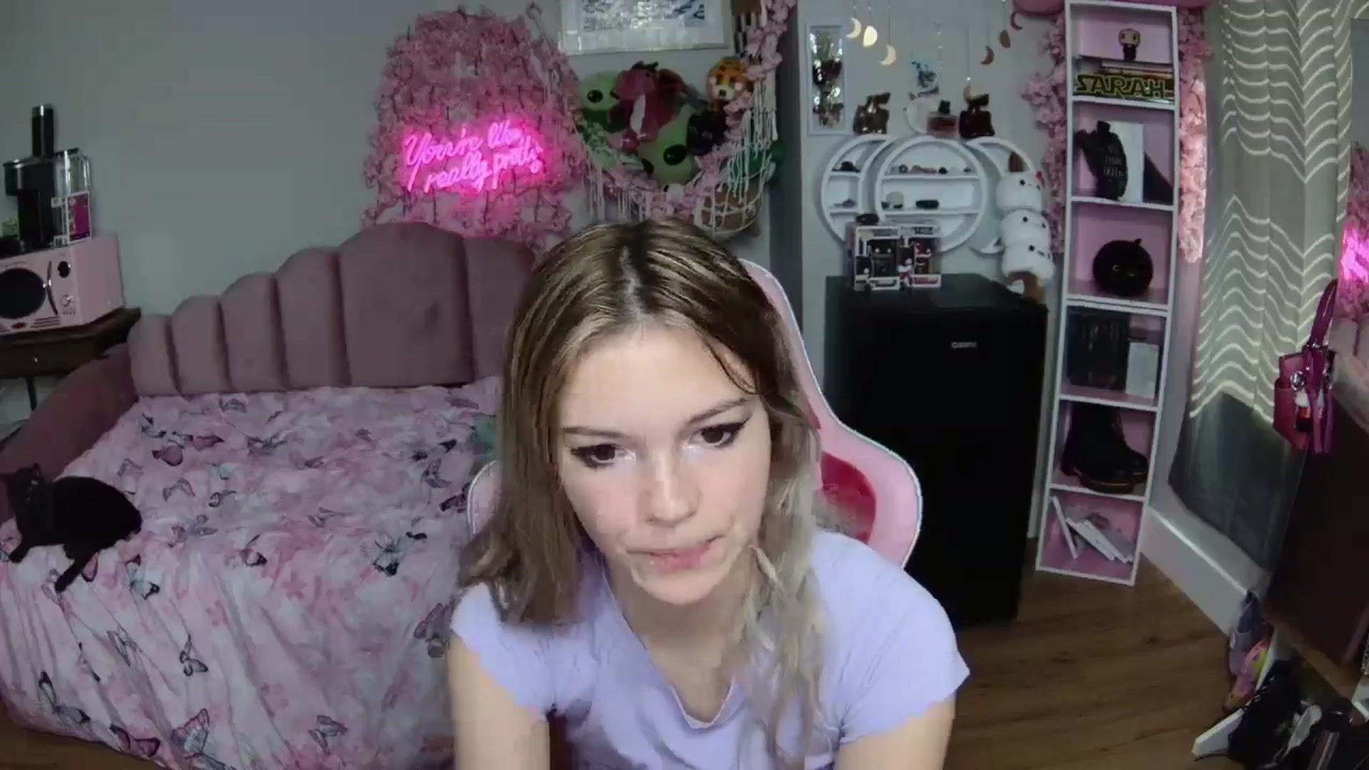 Gallery image thumbnail from Sarahsweets18's myfreecams stream on, 06/24/2024, 16:17 image 14 of 20