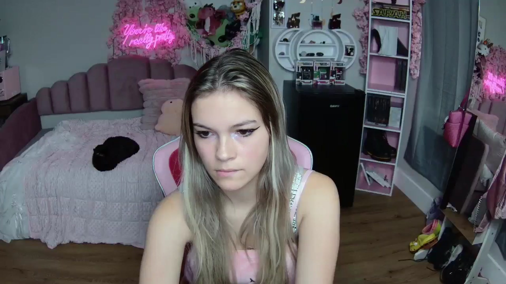 Gallery image thumbnail from Sarahsweets18's myfreecams stream on, 07/02/2024, 19:16 image 19 of 20