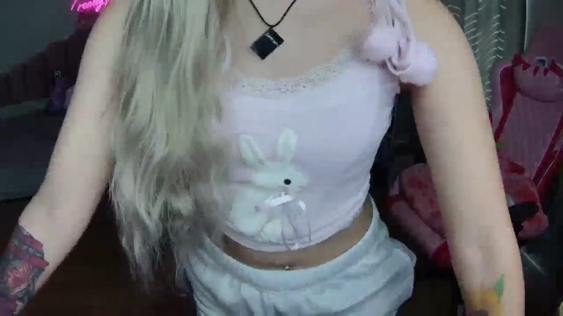 Gallery image thumbnail from Sarahsweets18's myfreecams stream on, 08/13/2024, 16:13 image 14 of 20