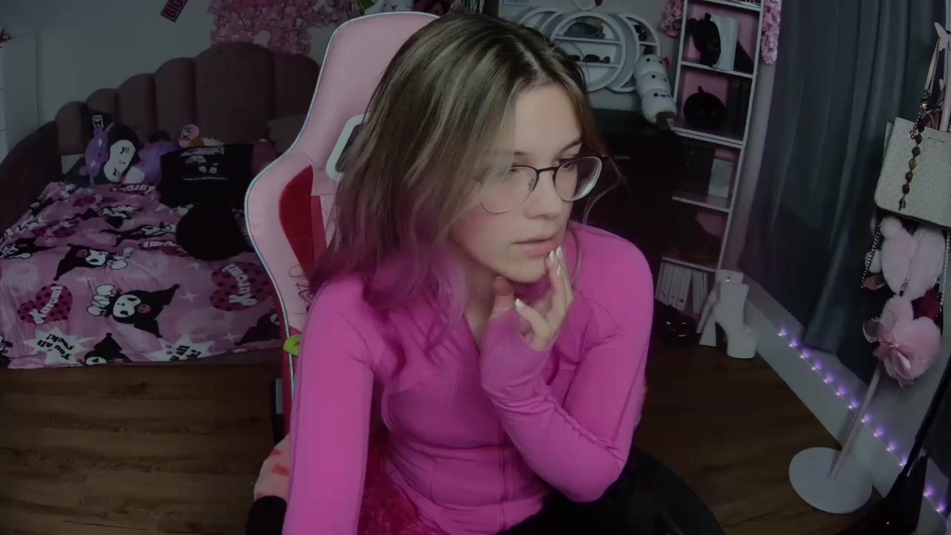 Gallery image thumbnail from Sarahsweets18's myfreecams stream on, 09/05/2024, 19:55 image 14 of 20
