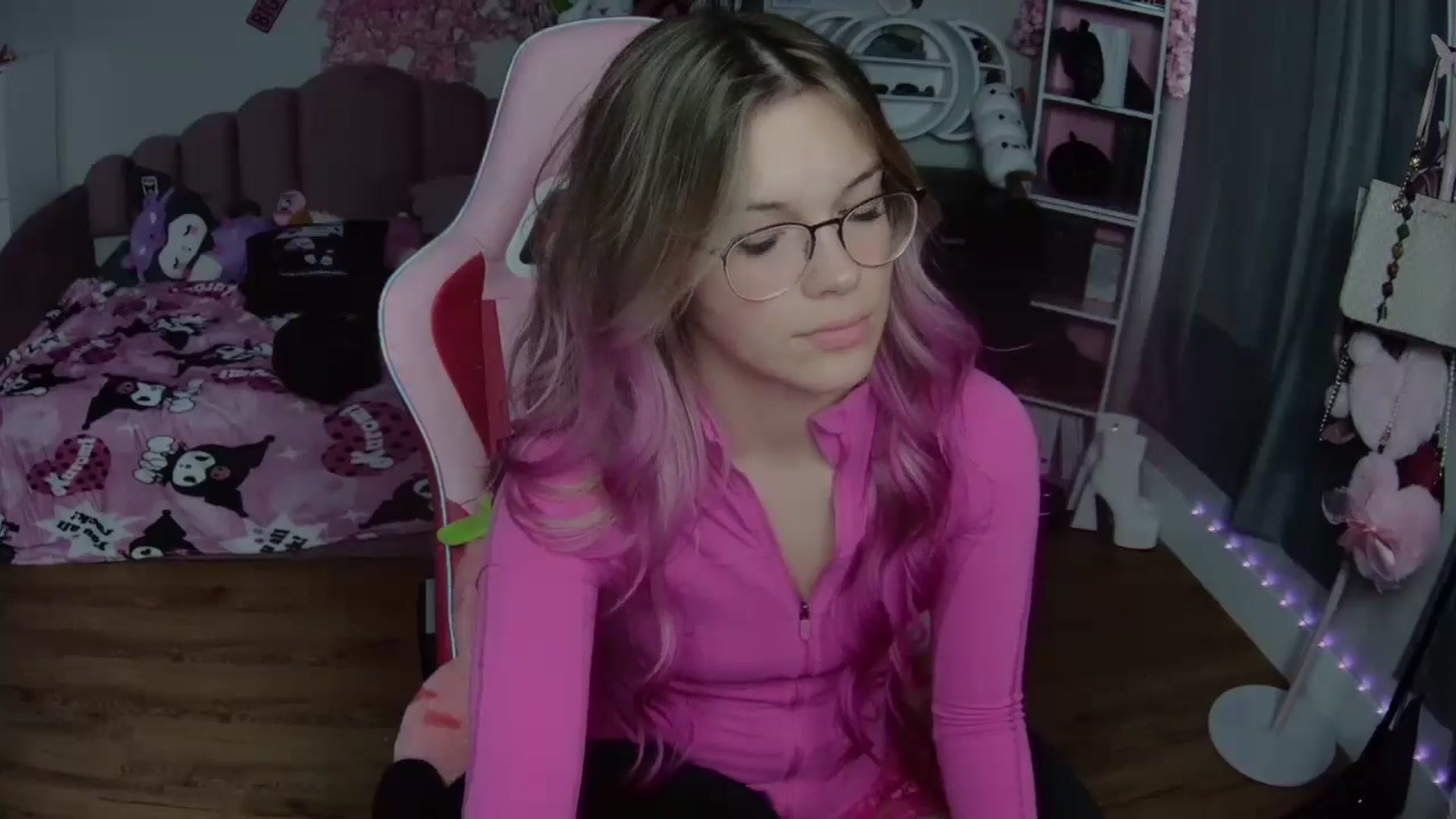 Gallery image thumbnail from Sarahsweets18's myfreecams stream on, 09/05/2024, 19:55 image 5 of 20