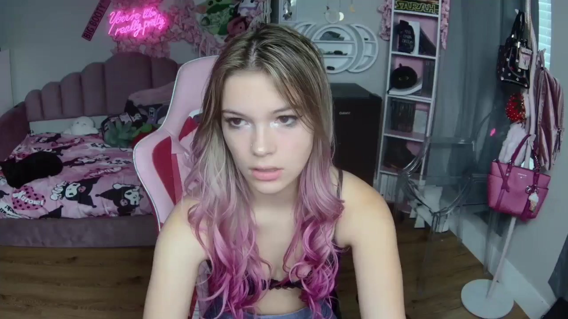 Gallery image thumbnail from Sarahsweets18's myfreecams stream on, 09/28/2024, 19:30 image 1 of 20