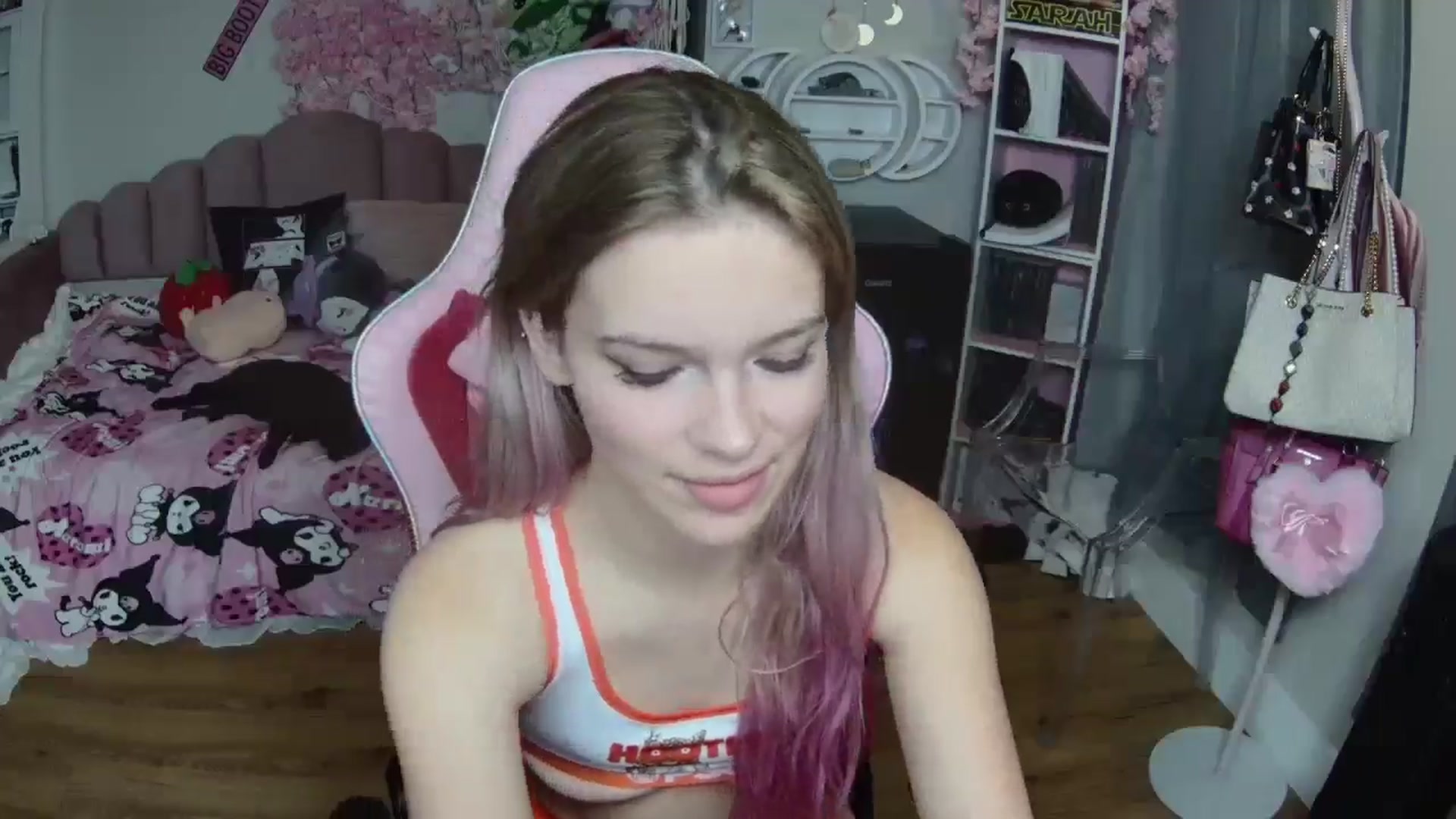 Gallery image thumbnail from Sarahsweets18's myfreecams stream on, 10/15/2024, 09:55 image 18 of 20