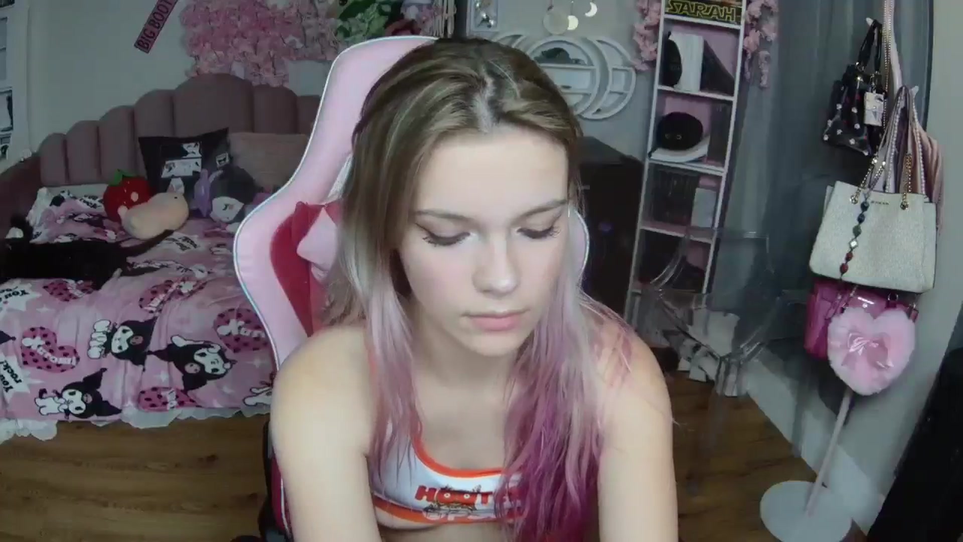 Gallery image thumbnail from Sarahsweets18's myfreecams stream on, 10/15/2024, 09:55 image 11 of 20