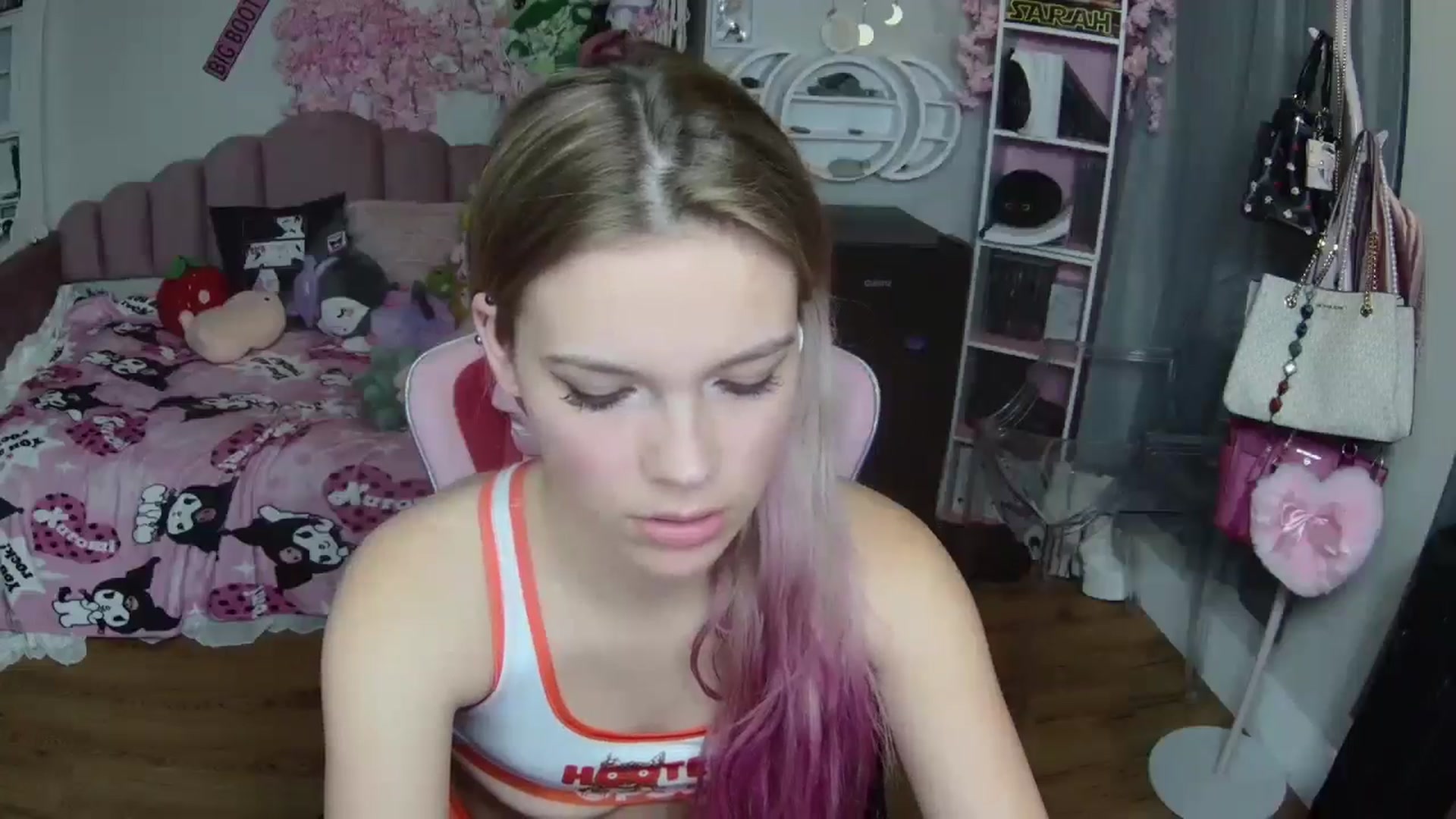 Gallery image thumbnail from Sarahsweets18's myfreecams stream on, 10/15/2024, 09:55 image 5 of 20