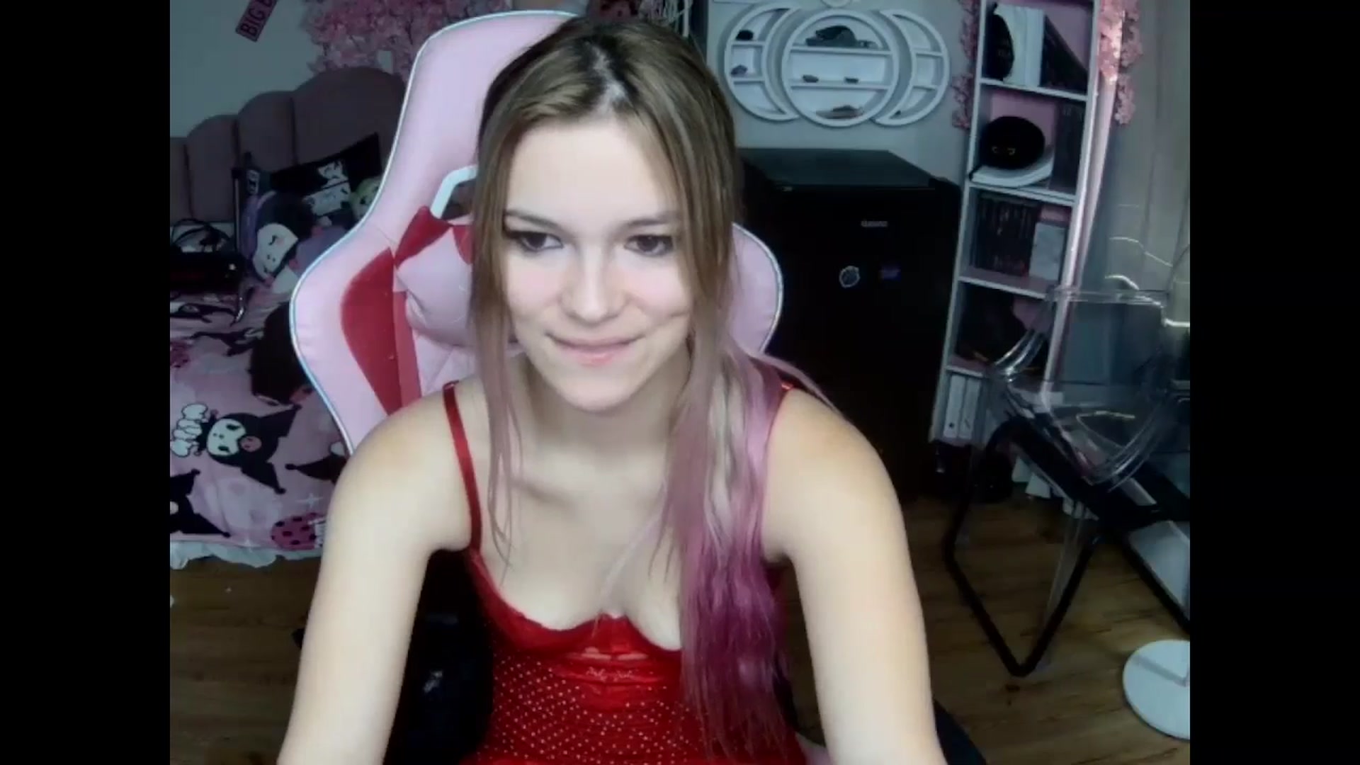 Gallery image thumbnail from Sarahsweets18's myfreecams stream on, 10/19/2024, 14:03 image 13 of 20