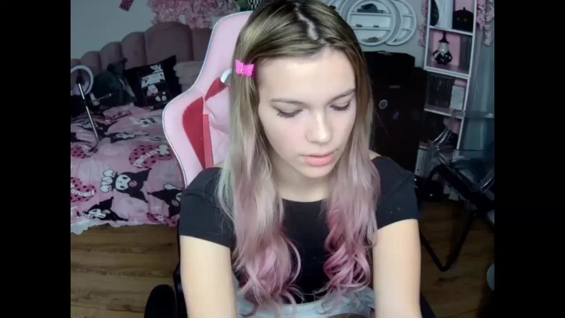 Gallery image thumbnail from Sarahsweets18's myfreecams stream on, 10/23/2024, 12:20 image 1 of 20