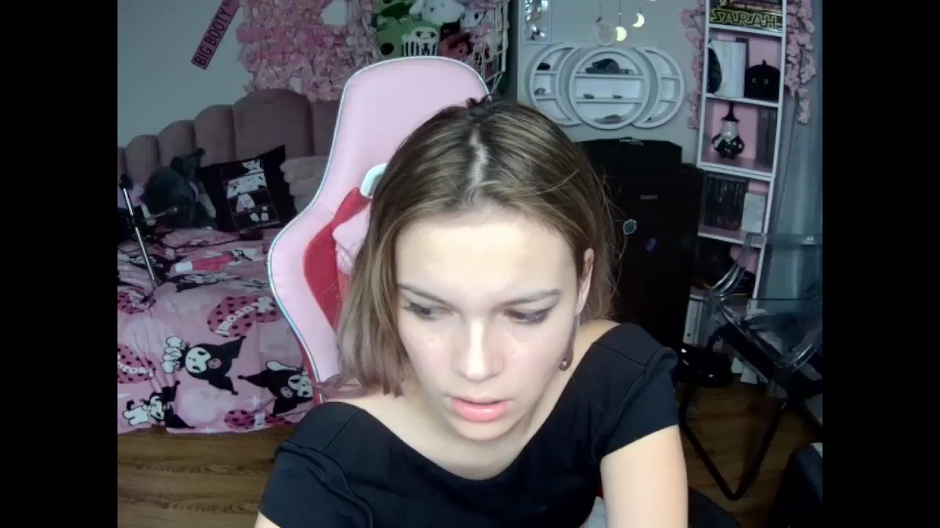 Gallery image thumbnail from Sarahsweets18's myfreecams stream on, 10/24/2024, 24:15 image 5 of 20