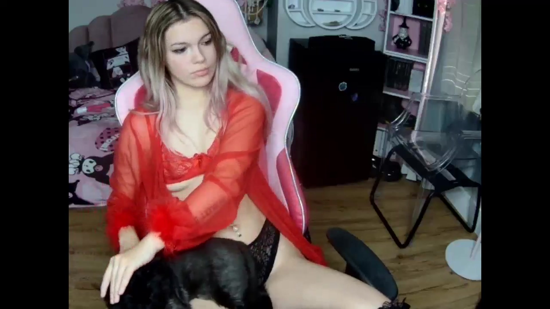 Gallery image thumbnail from Sarahsweets18's myfreecams stream on, 10/24/2024, 15:04 image 10 of 20