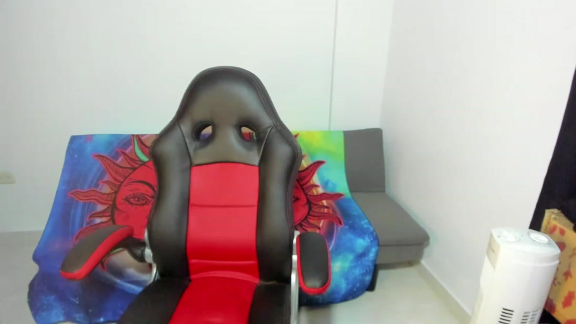 Gallery image thumbnail from Saralennon's myfreecams stream on, 05/02/2023, 07:08 image 17 of 20