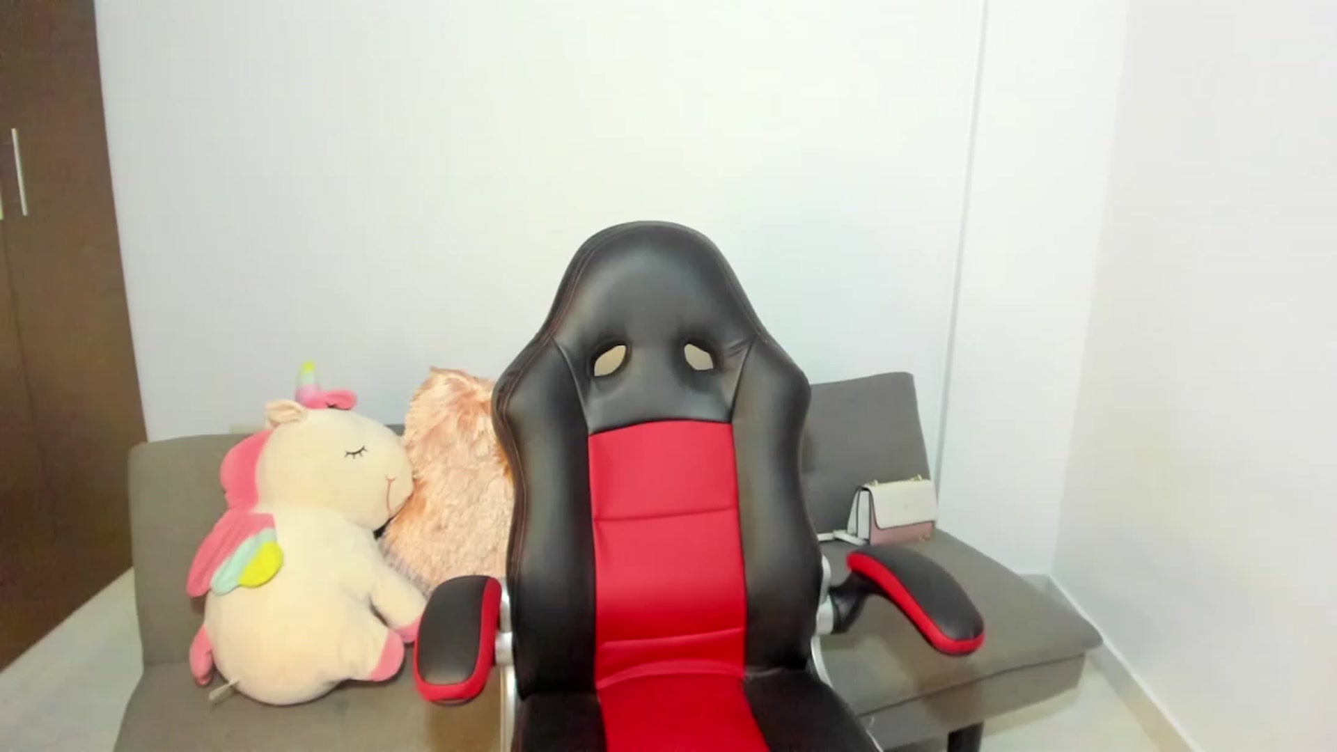Gallery image thumbnail from Saralennon's myfreecams stream on, 06/21/2023, 02:27 image 20 of 20