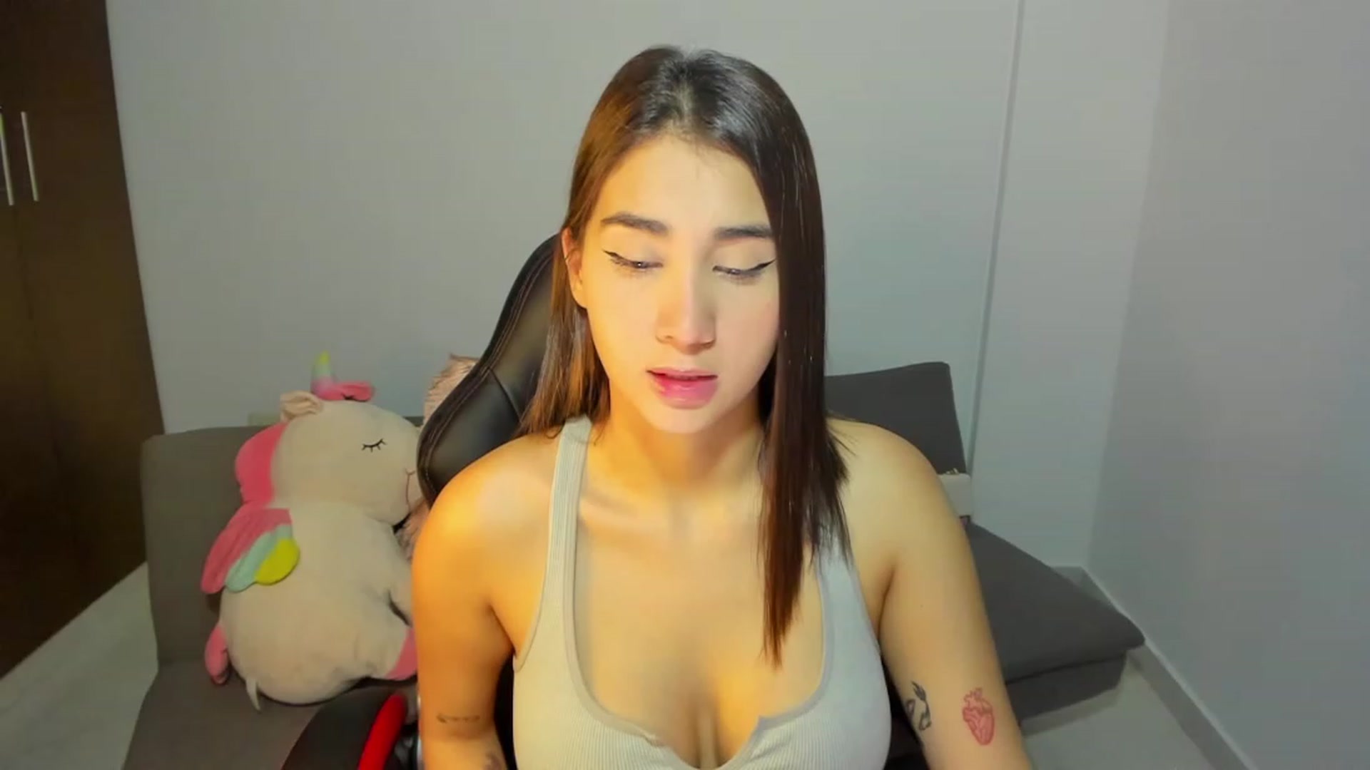 Gallery image thumbnail from Saralennon's myfreecams stream on, 06/21/2023, 02:27 image 1 of 20
