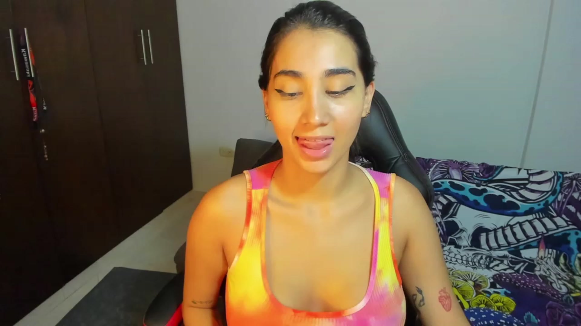 Gallery image thumbnail from Saralennon's myfreecams stream on, 08/12/2023, 07:38 image 20 of 20