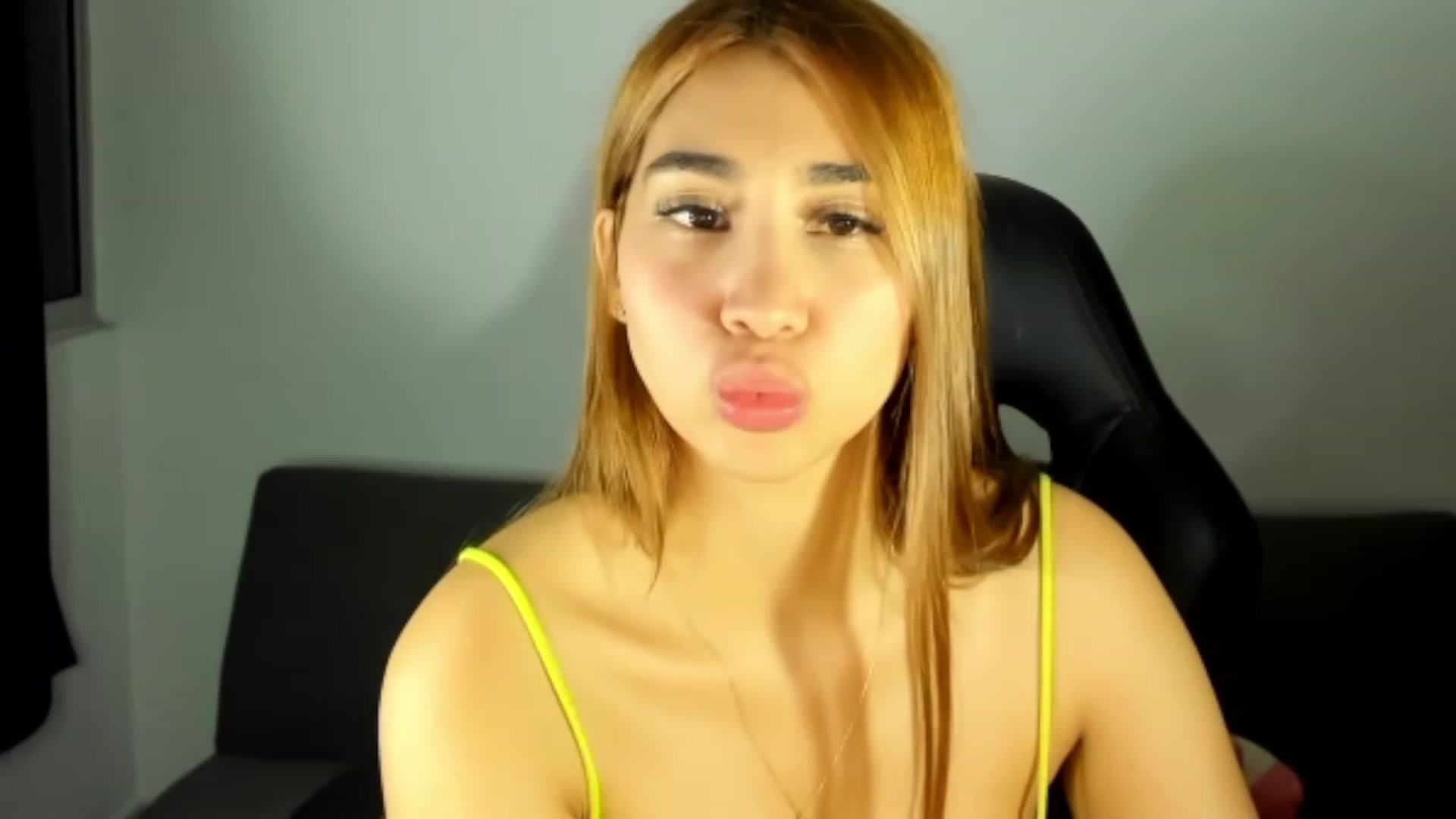 Gallery image thumbnail from Saralennon's myfreecams stream on, 02/22/2024, 05:59 image 5 of 20