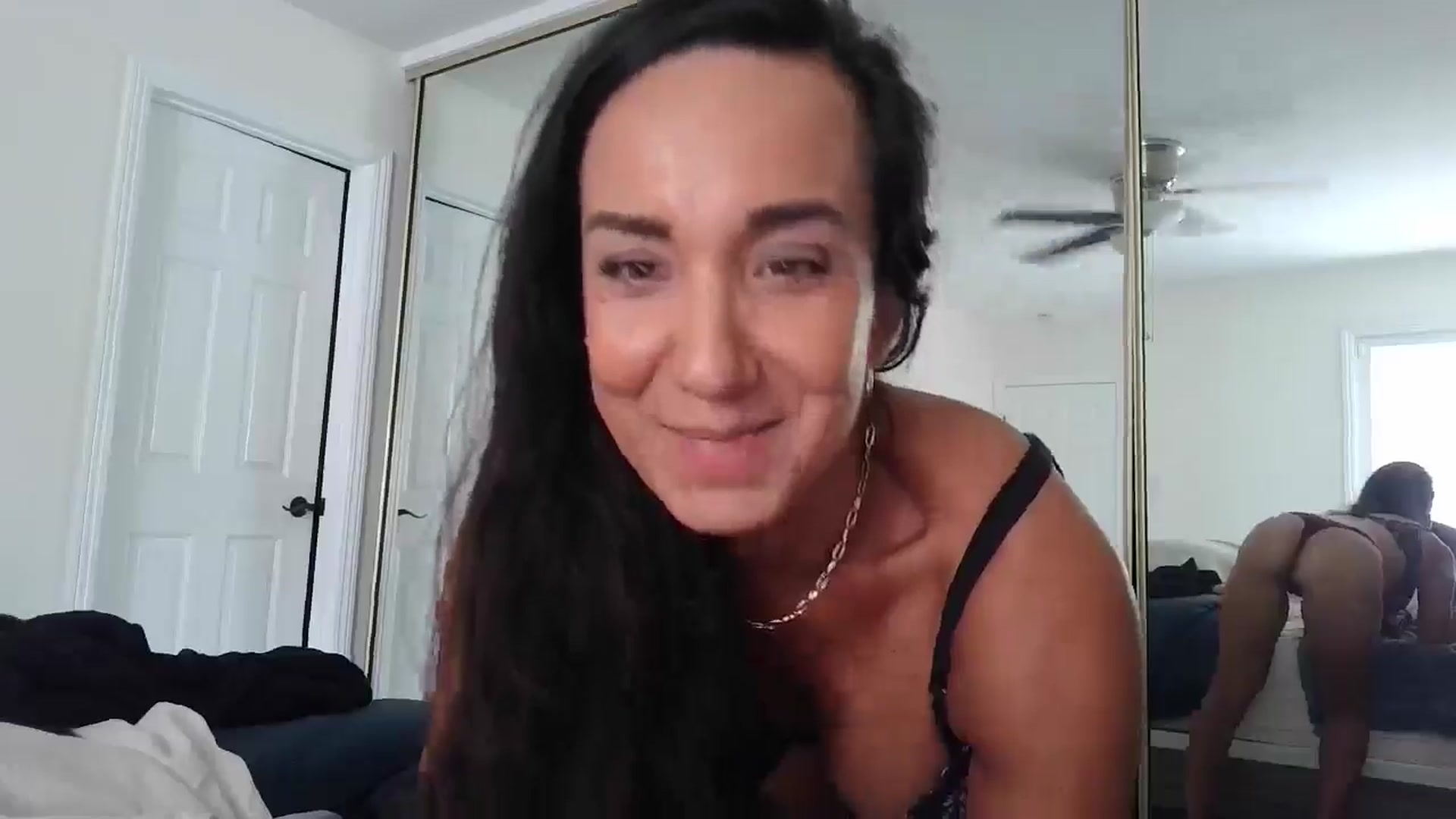 Gallery image thumbnail from SarenaJones's myfreecams stream on, 10/06/2025, 20:07 image 2 of 20