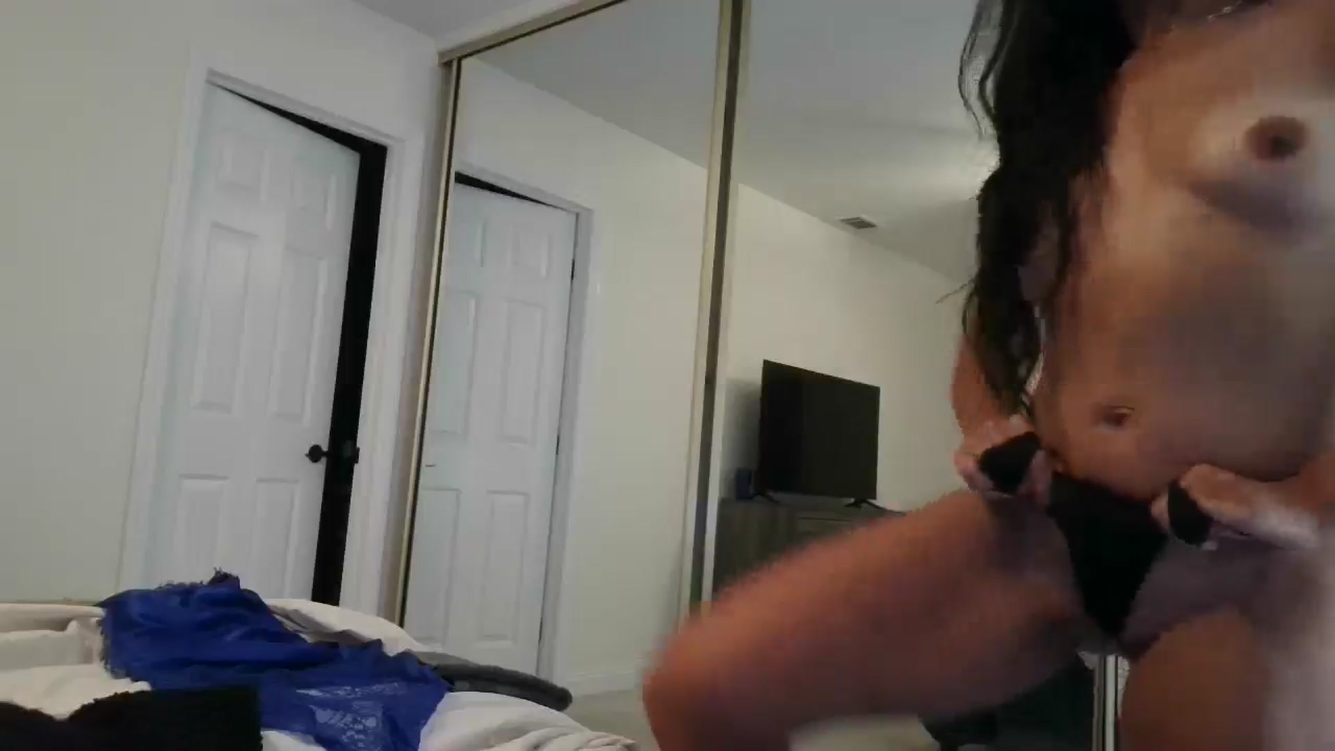 Gallery image thumbnail from SarenaJones's myfreecams stream on, 10/16/2025, 08:14 image 3 of 20
