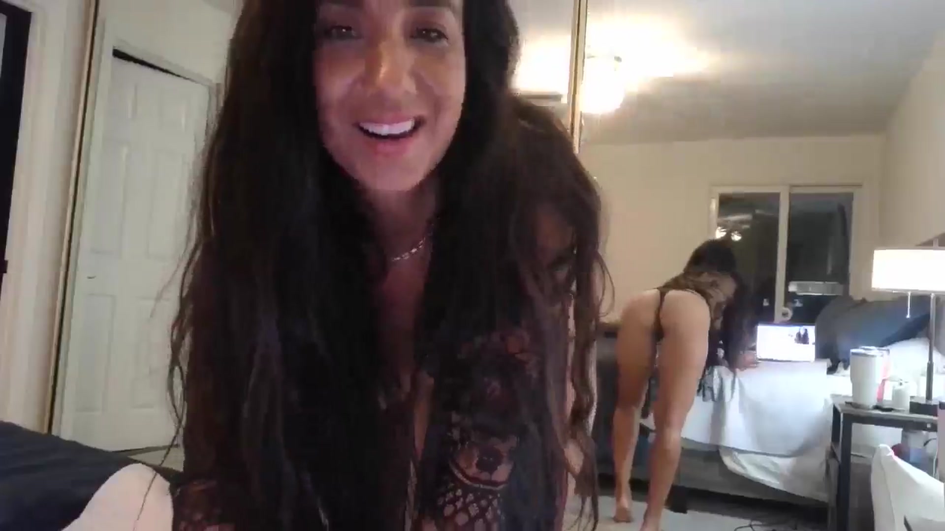 Gallery image thumbnail from SarenaJones's myfreecams stream on, 11/08/2025, 07:57 image 19 of 20