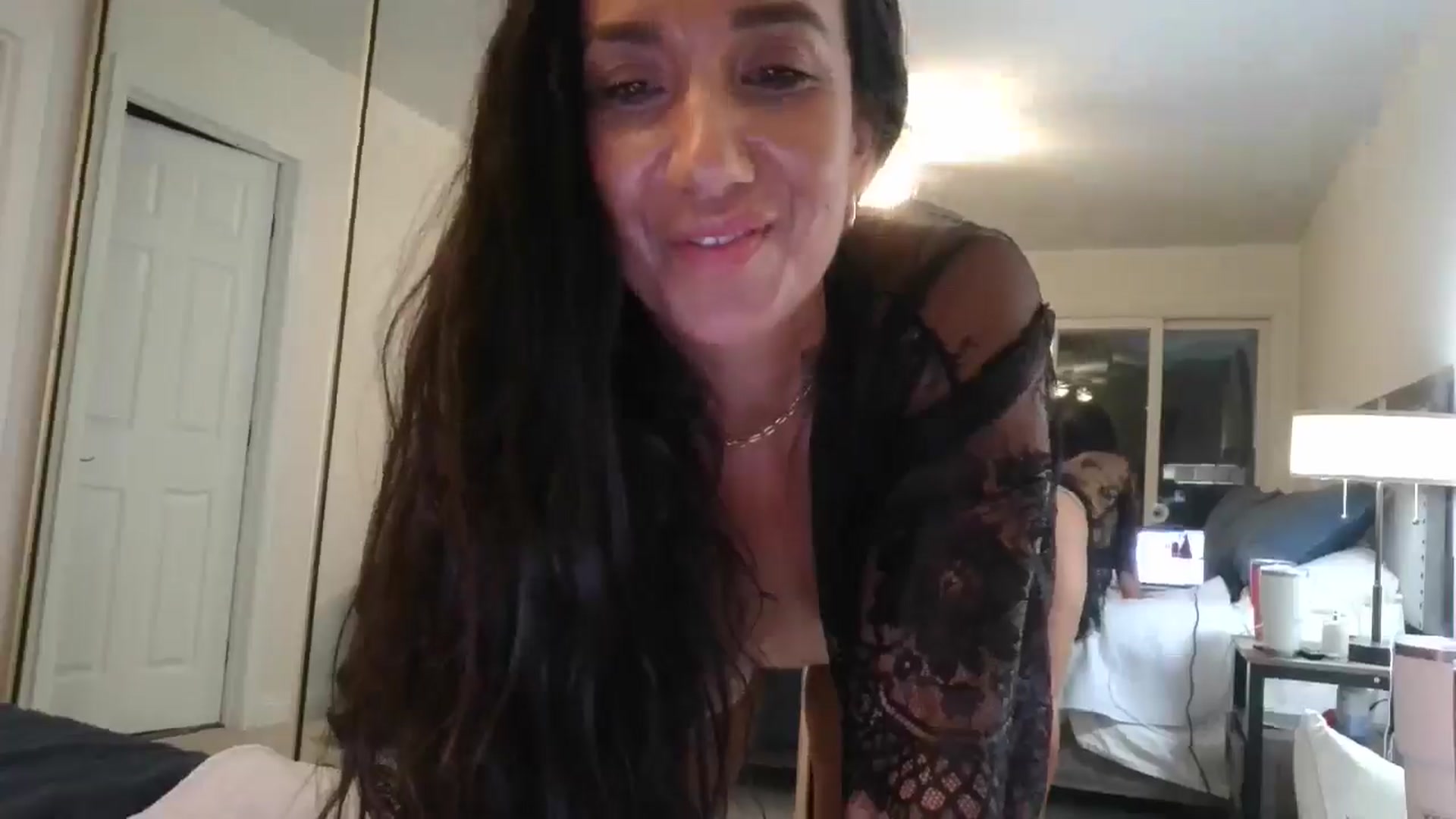 Gallery image thumbnail from SarenaJones's myfreecams stream on, 11/08/2025, 09:43 image 16 of 20