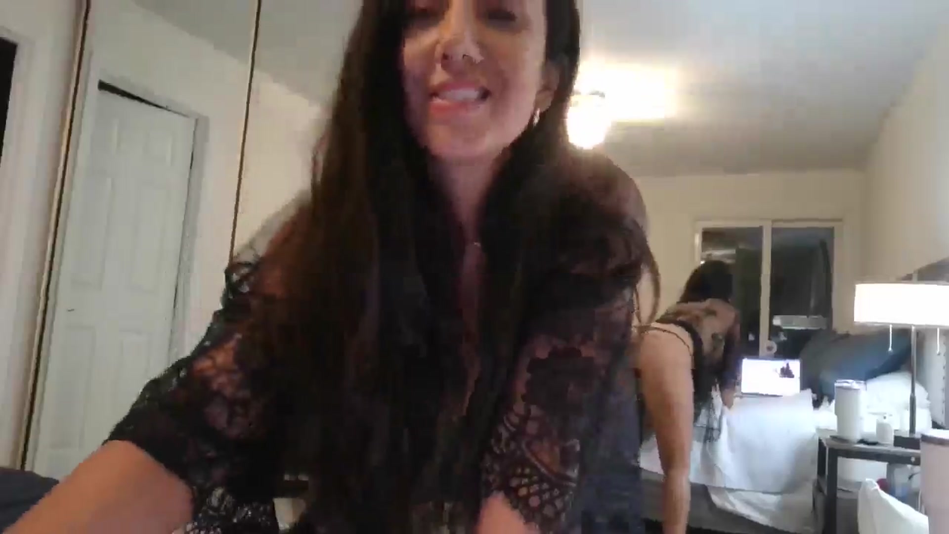 Gallery image thumbnail from SarenaJones's myfreecams stream on, 11/08/2025, 09:43 image 3 of 20