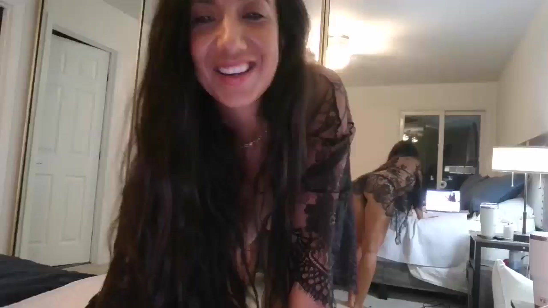 Gallery image thumbnail from SarenaJones's myfreecams stream on, 11/08/2025, 09:43 image 1 of 20