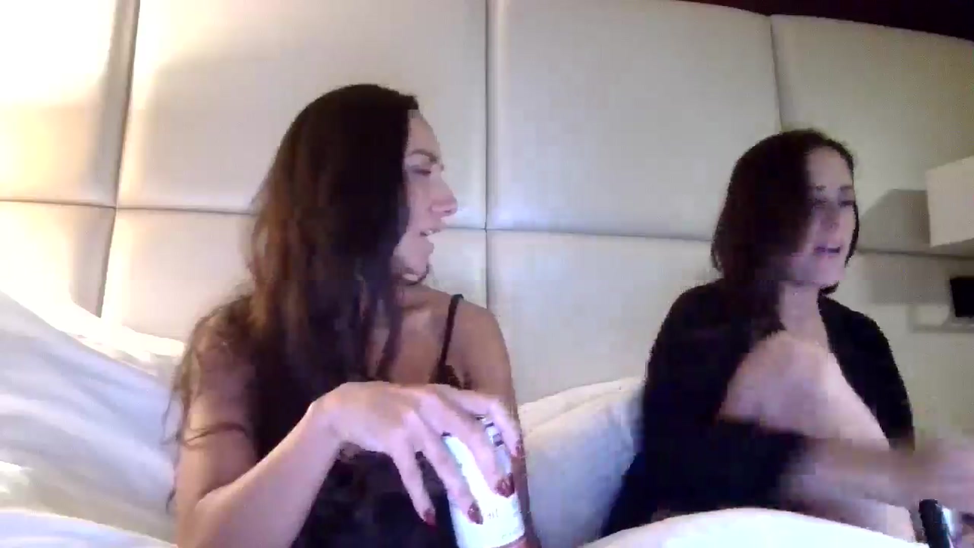 Gallery image thumbnail from SarenaJones's myfreecams stream on, 11/09/2025, 11:30 image 13 of 20