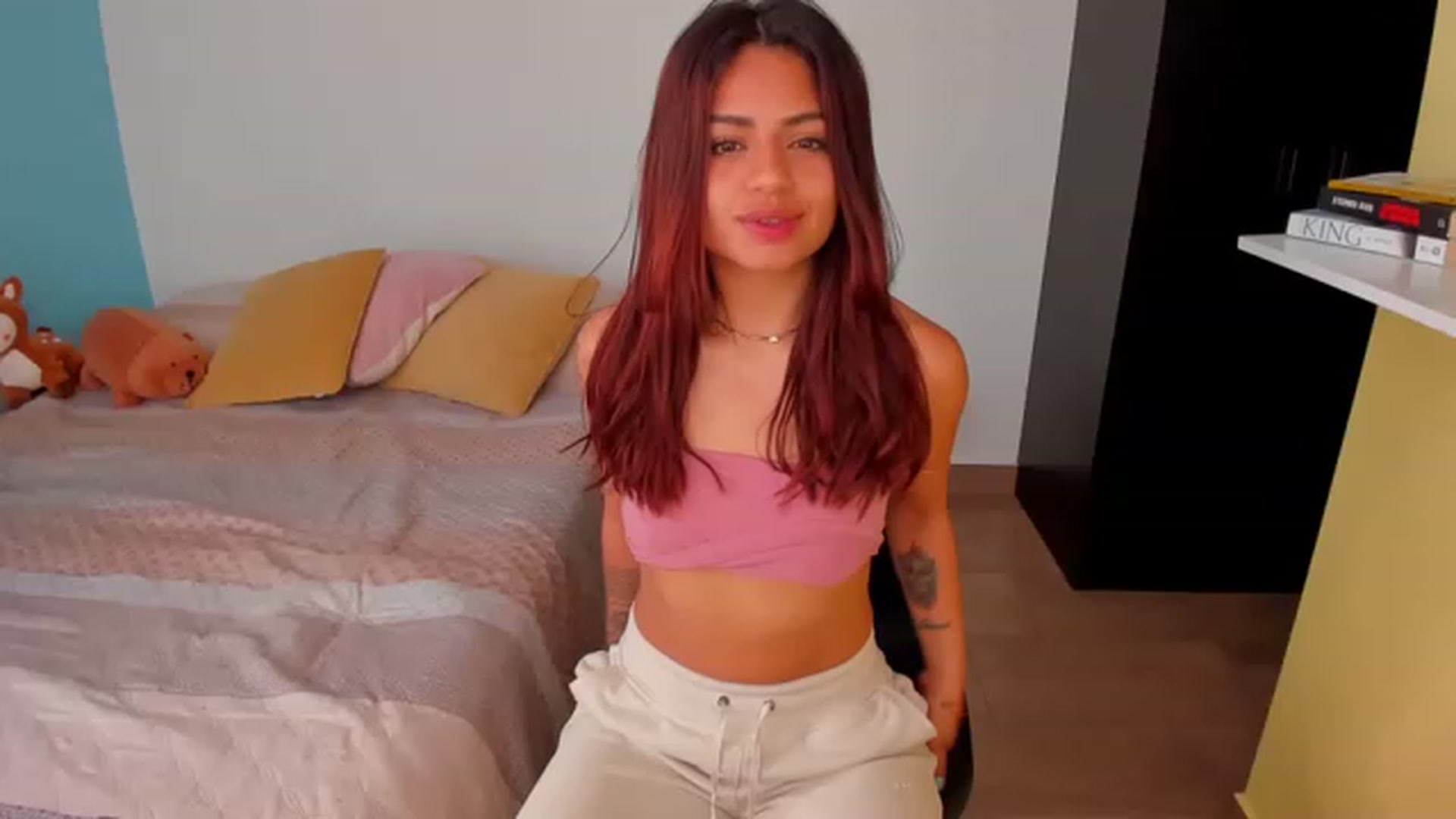 Gallery image thumbnail from SarishaLove's myfreecams stream on, 11/14/2022, 13:58 image 12 of 20