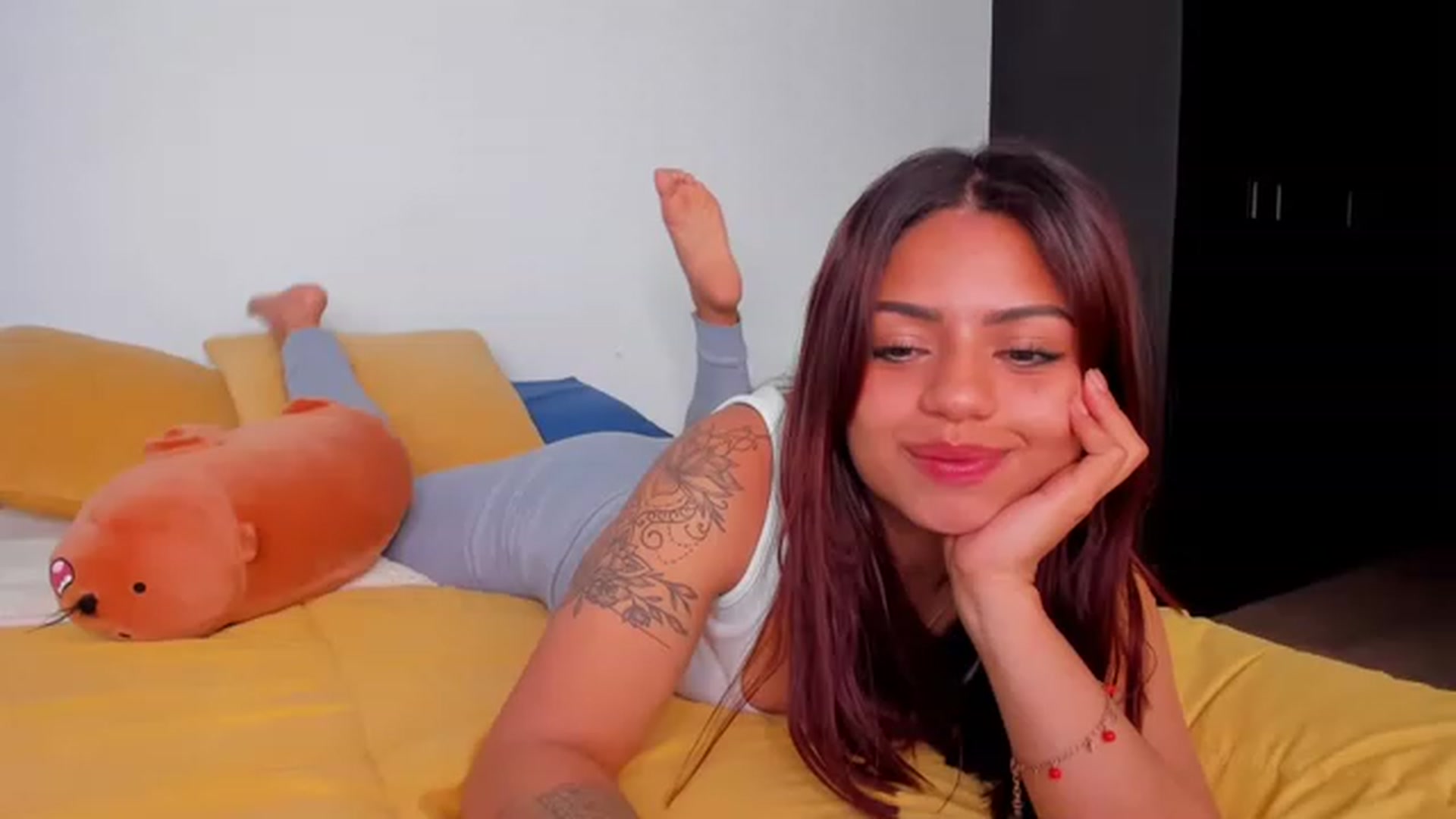 Gallery image thumbnail from SarishaLove's myfreecams stream on, 11/23/2022, 14:57 image 8 of 20
