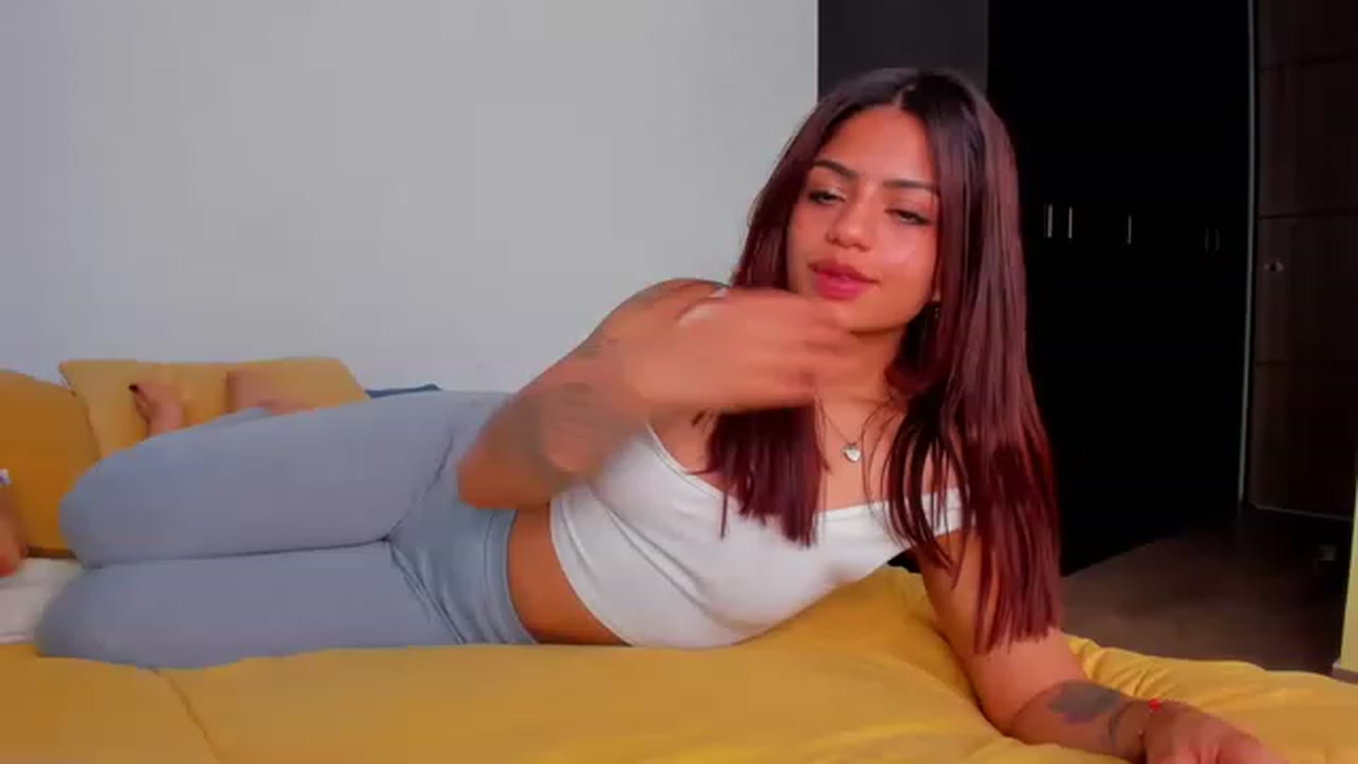 Gallery image thumbnail from SarishaLove's myfreecams stream on, 11/23/2022, 14:57 image 11 of 20