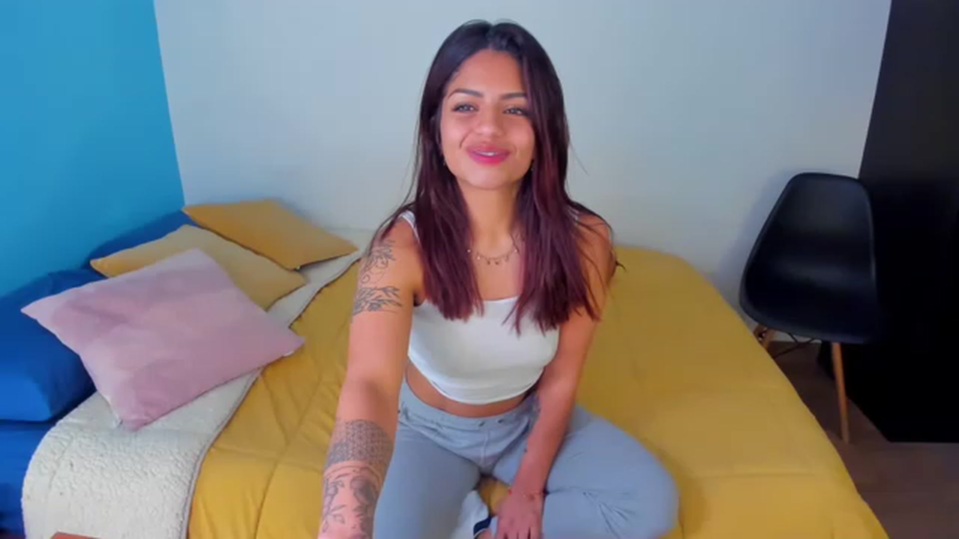 Gallery image thumbnail from SarishaLove's myfreecams stream on, 11/28/2022, 12:50 image 7 of 20
