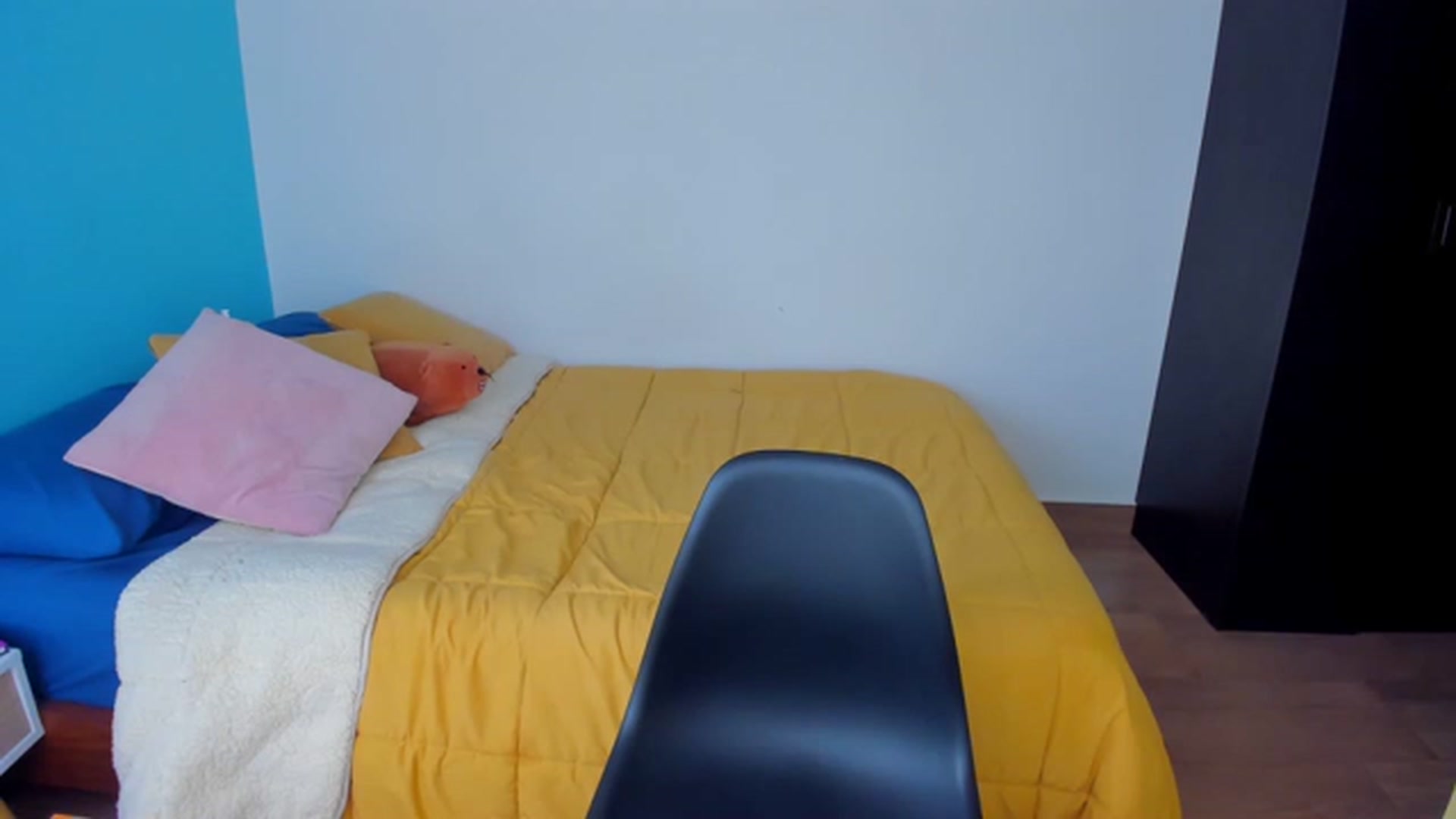 Gallery image thumbnail from SarishaLove's myfreecams stream on, 11/28/2022, 15:08 image 5 of 20